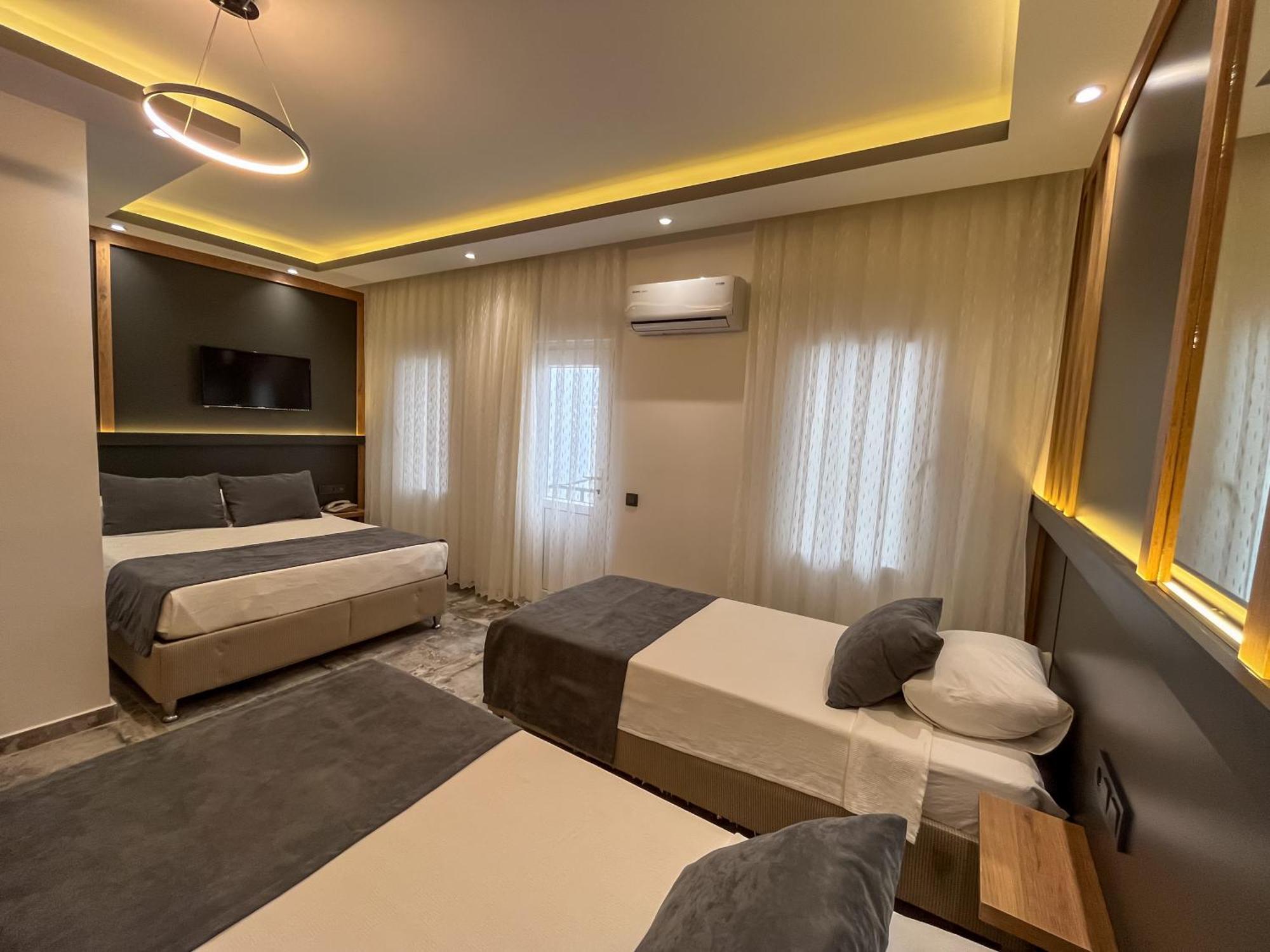 Hotel Rain 4*