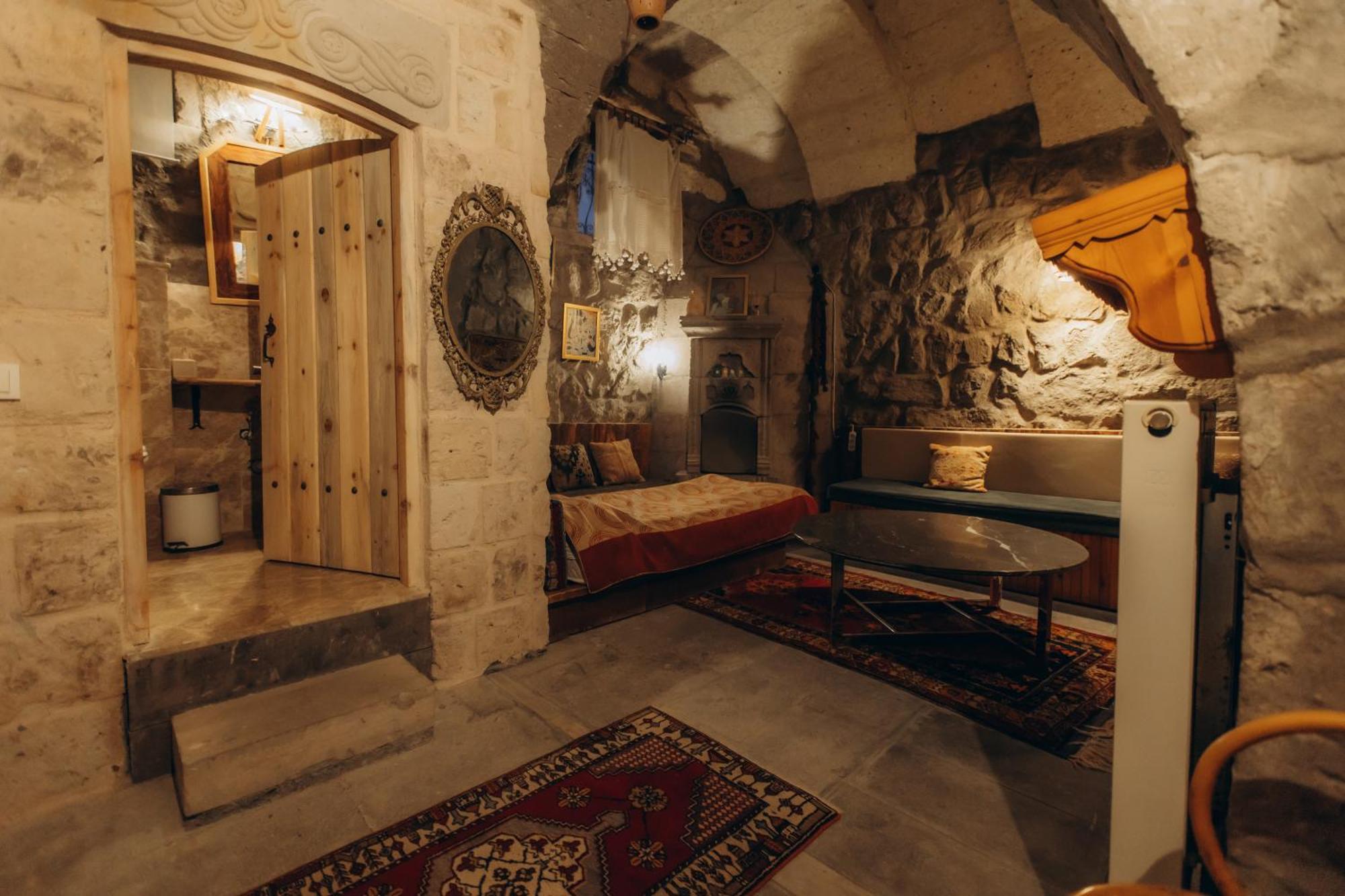 Anatolia Raymonde Cave House Guest house