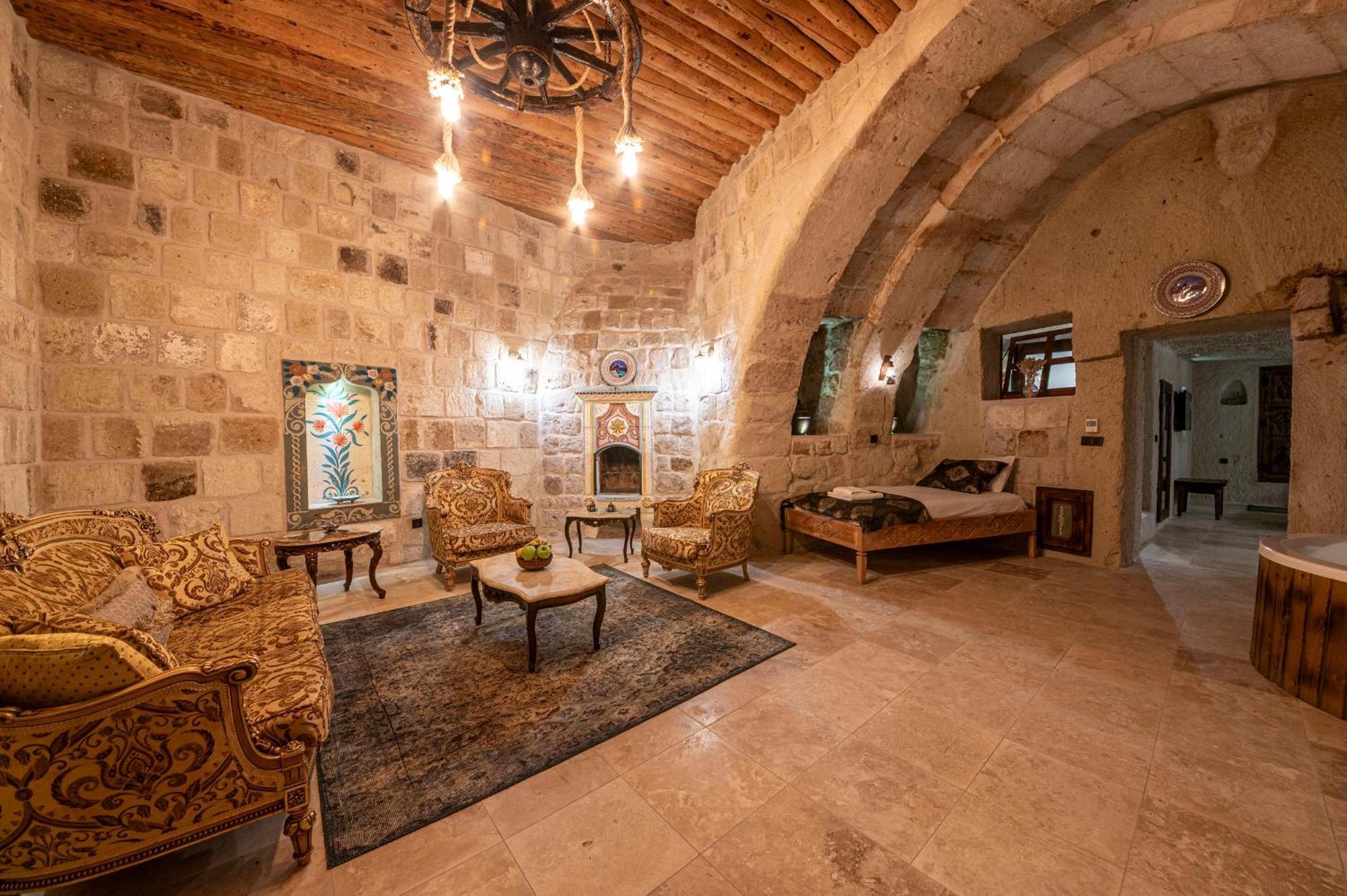 Hotel Capp Royal Cave