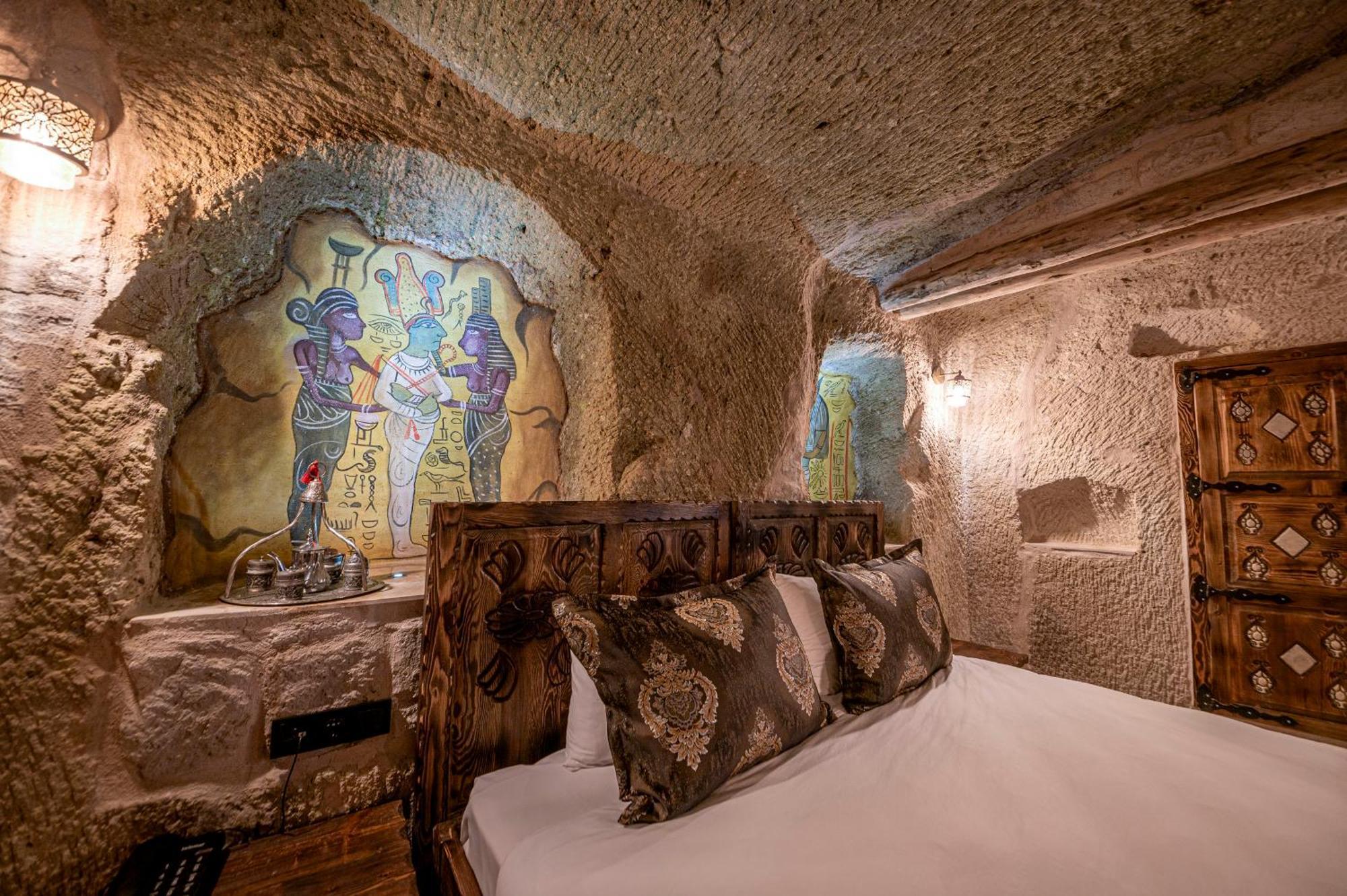 Capp Royal Cave *