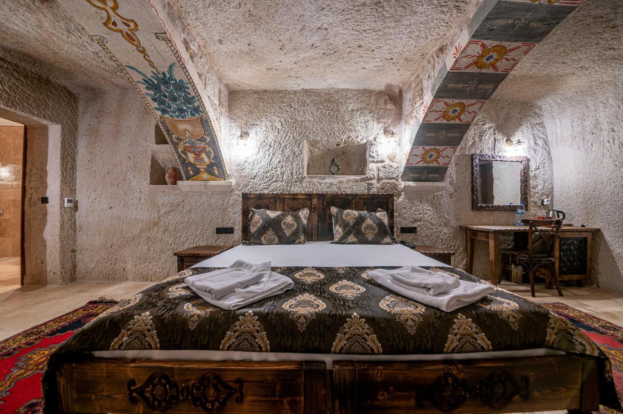 Capp Royal Cave Hotel
