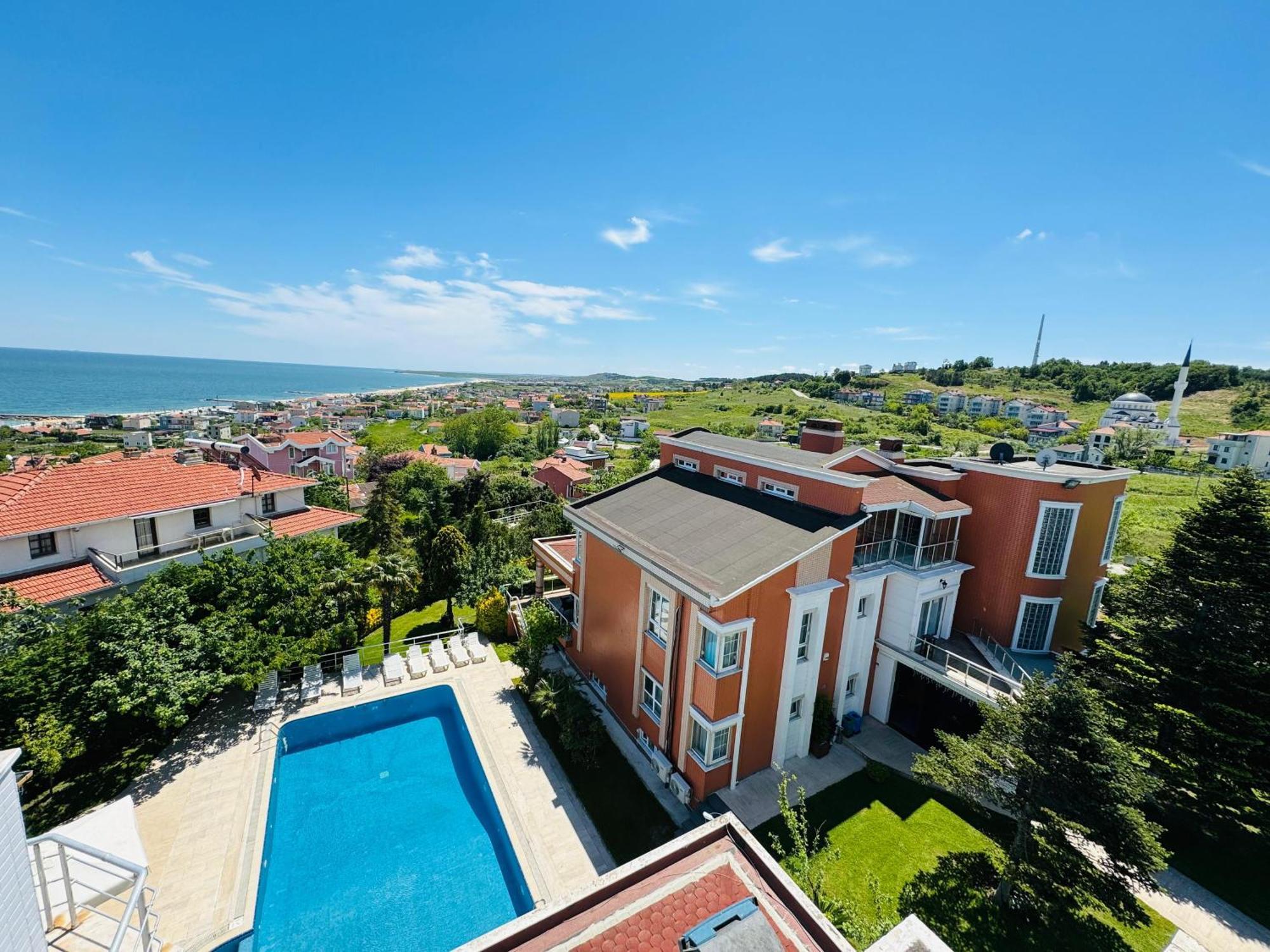 Hotel Treekos Istanbul Airport 4*