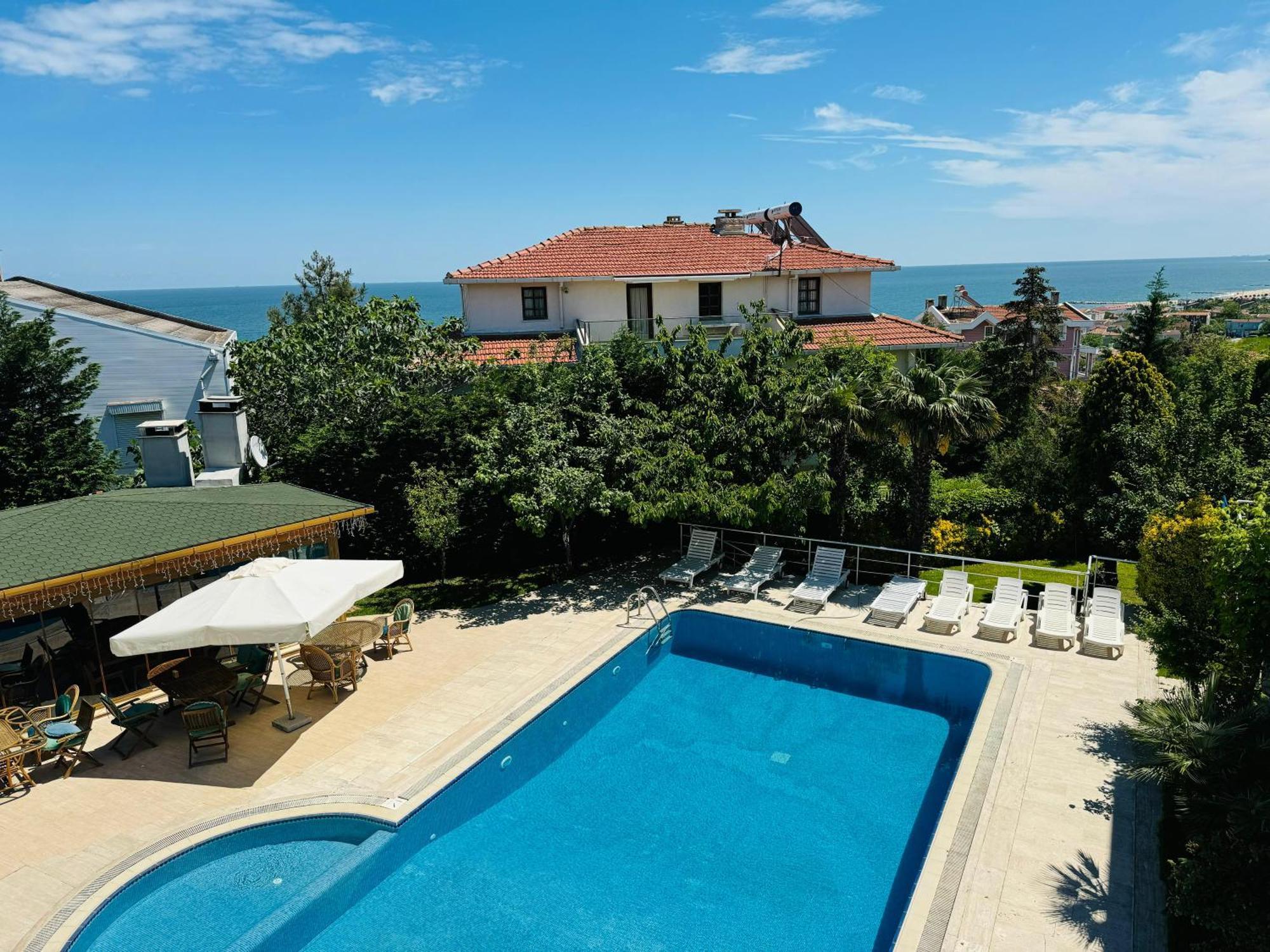 Hotel Treekos Istanbul Airport 4*