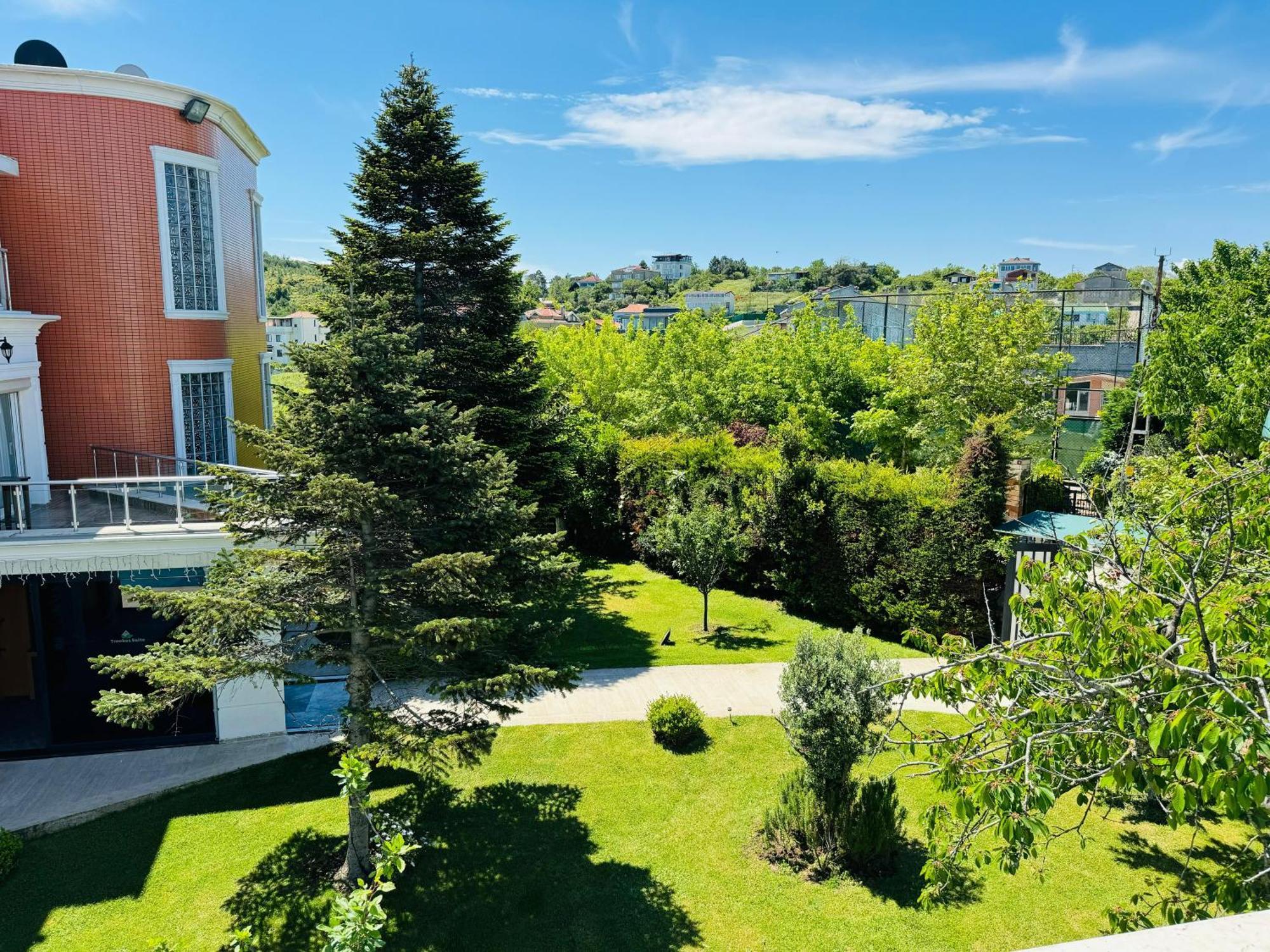 Hotel Treekos Istanbul Airport 4*