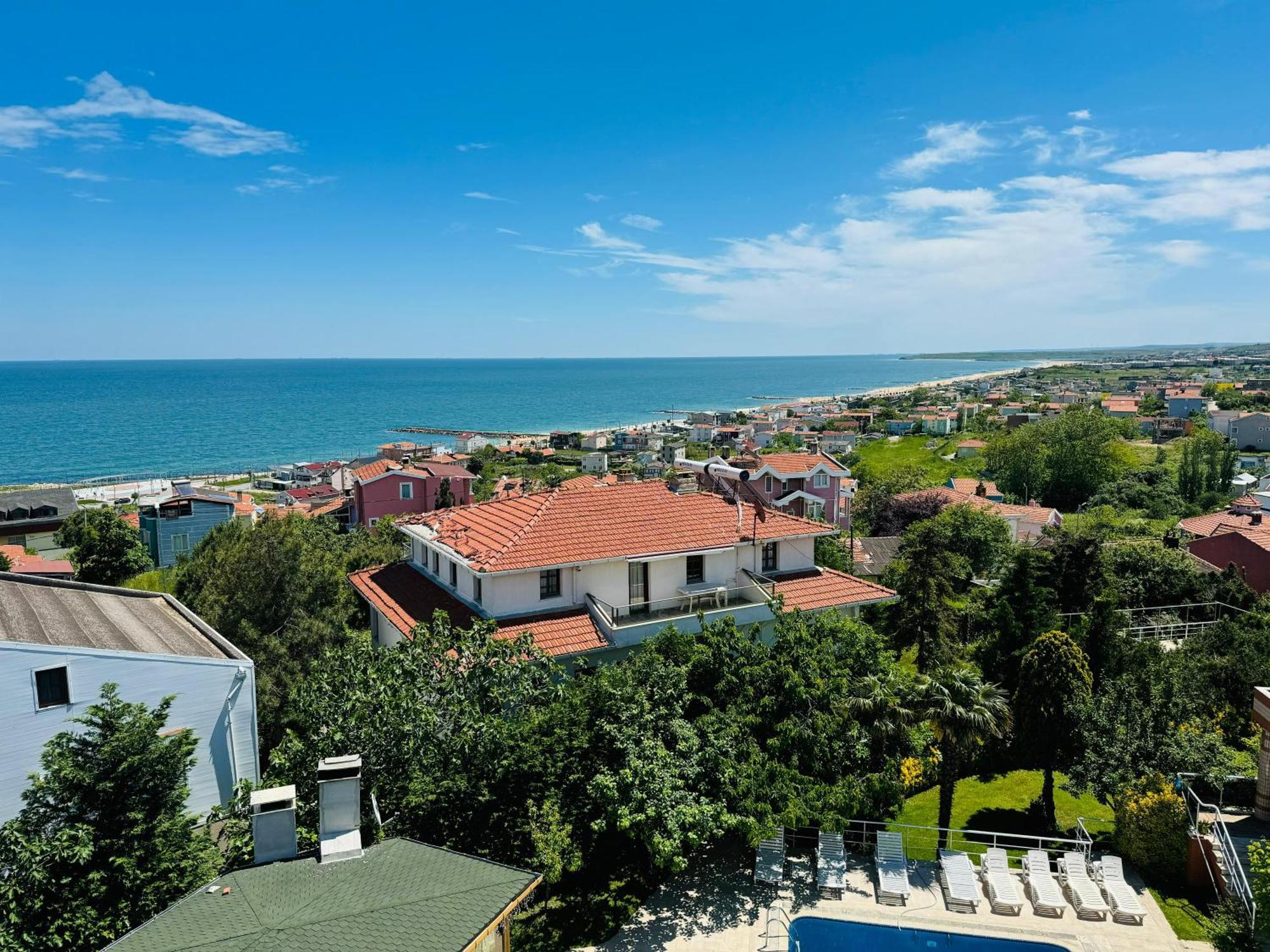 Treekos Istanbul Airport Hotel 4*