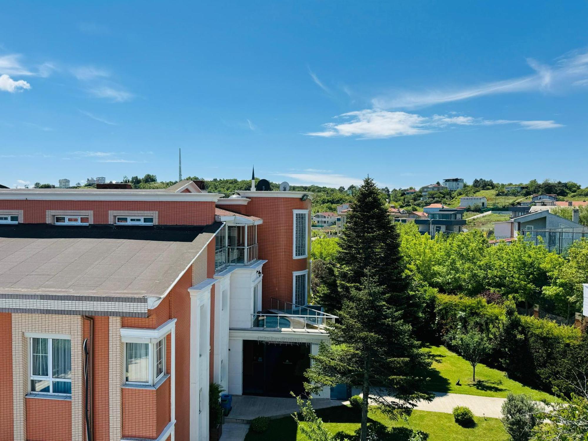 Treekos Istanbul Airport Hotel 4*
