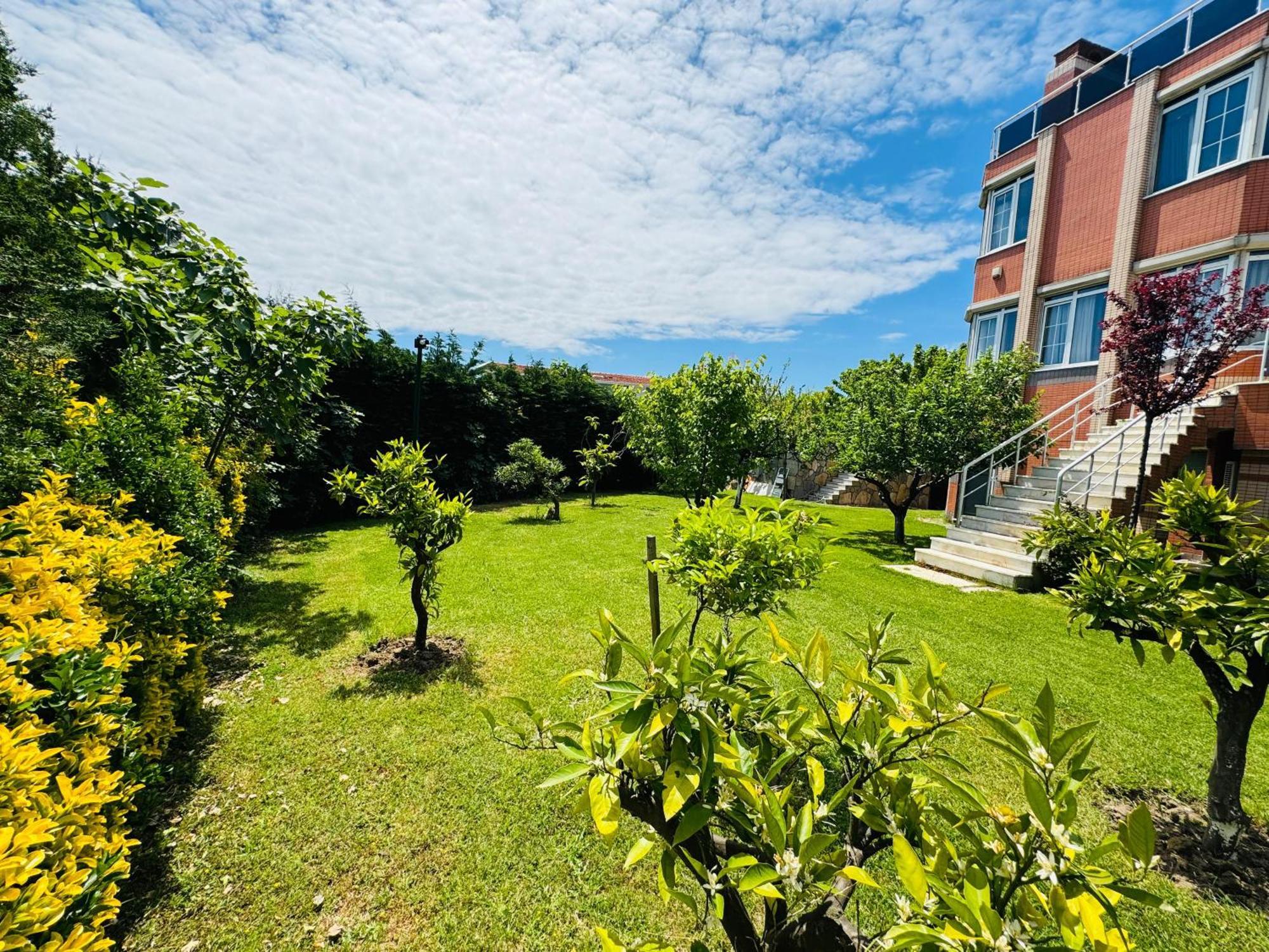 Treekos Istanbul Airport Hotel 4*