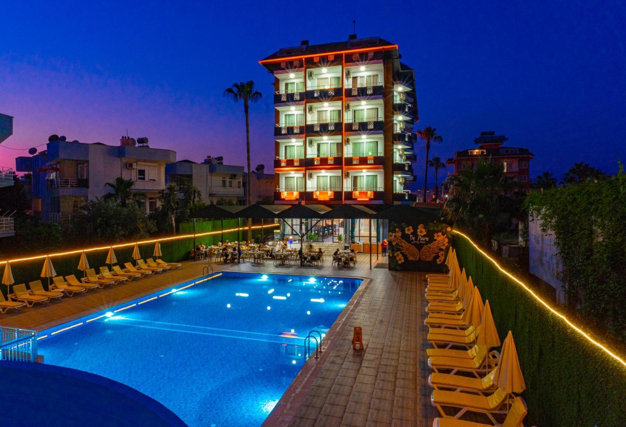 De Mare Family 3*