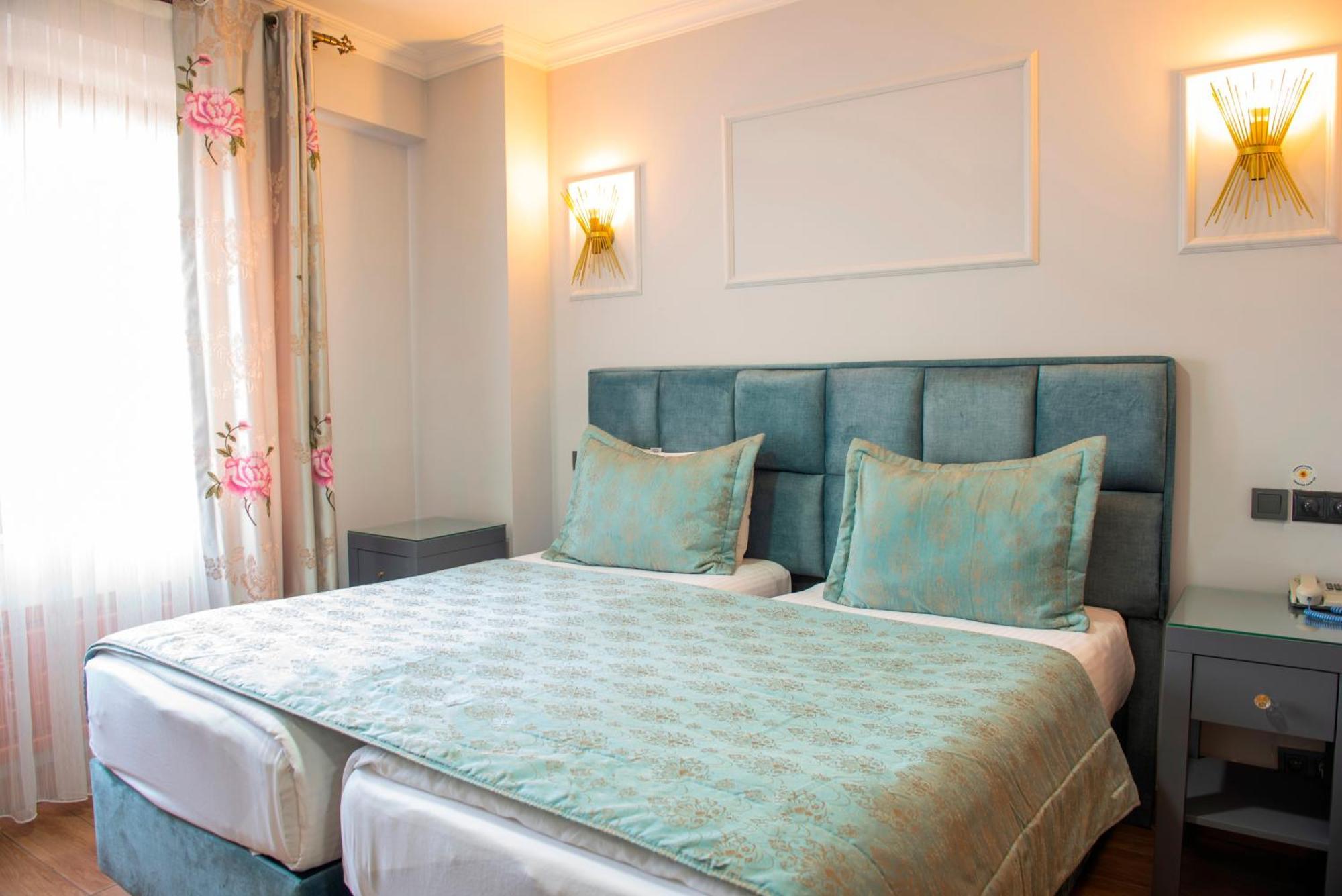 Hotel Daphne 4*