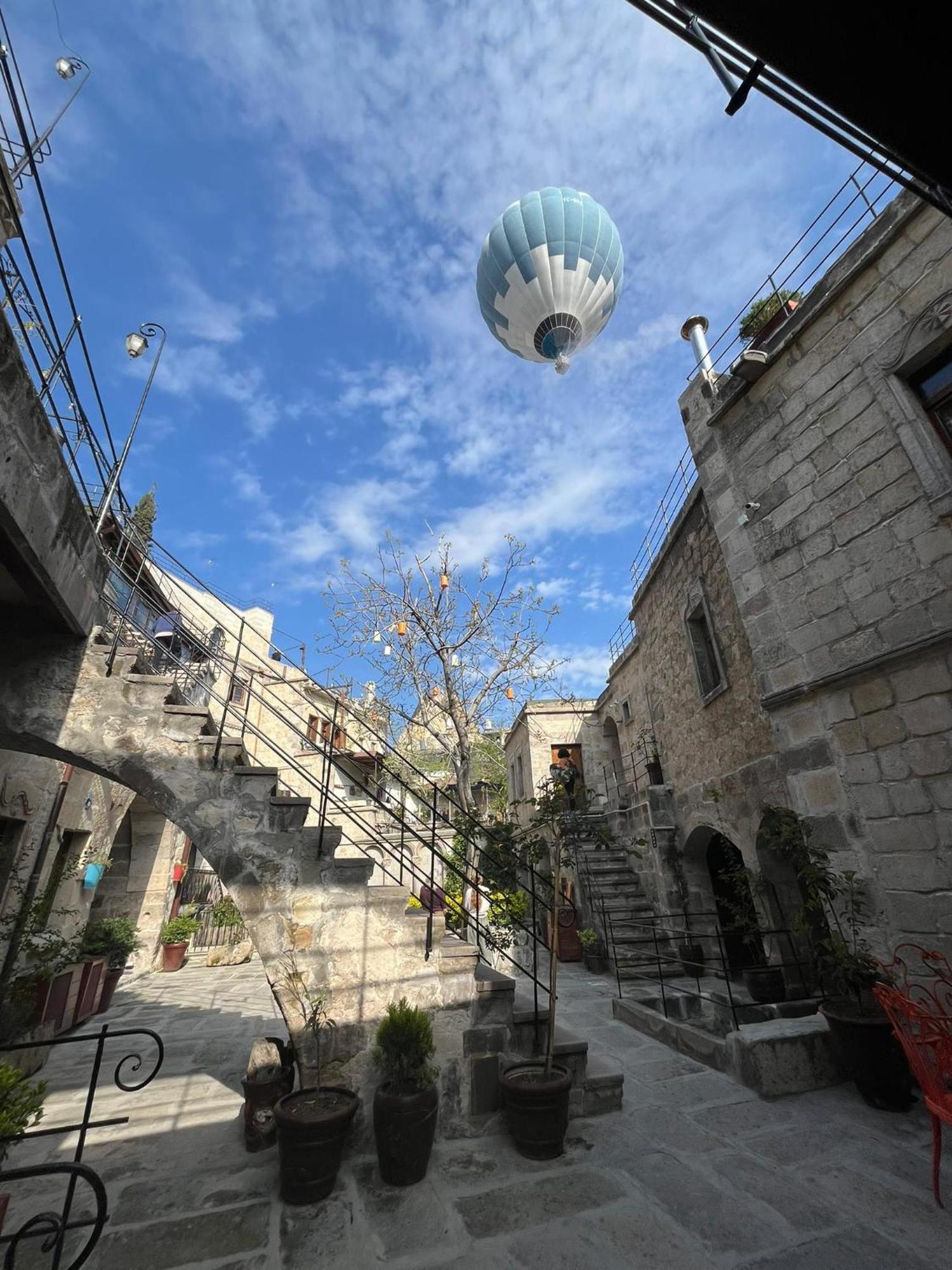 Hotel Century Cave 2*