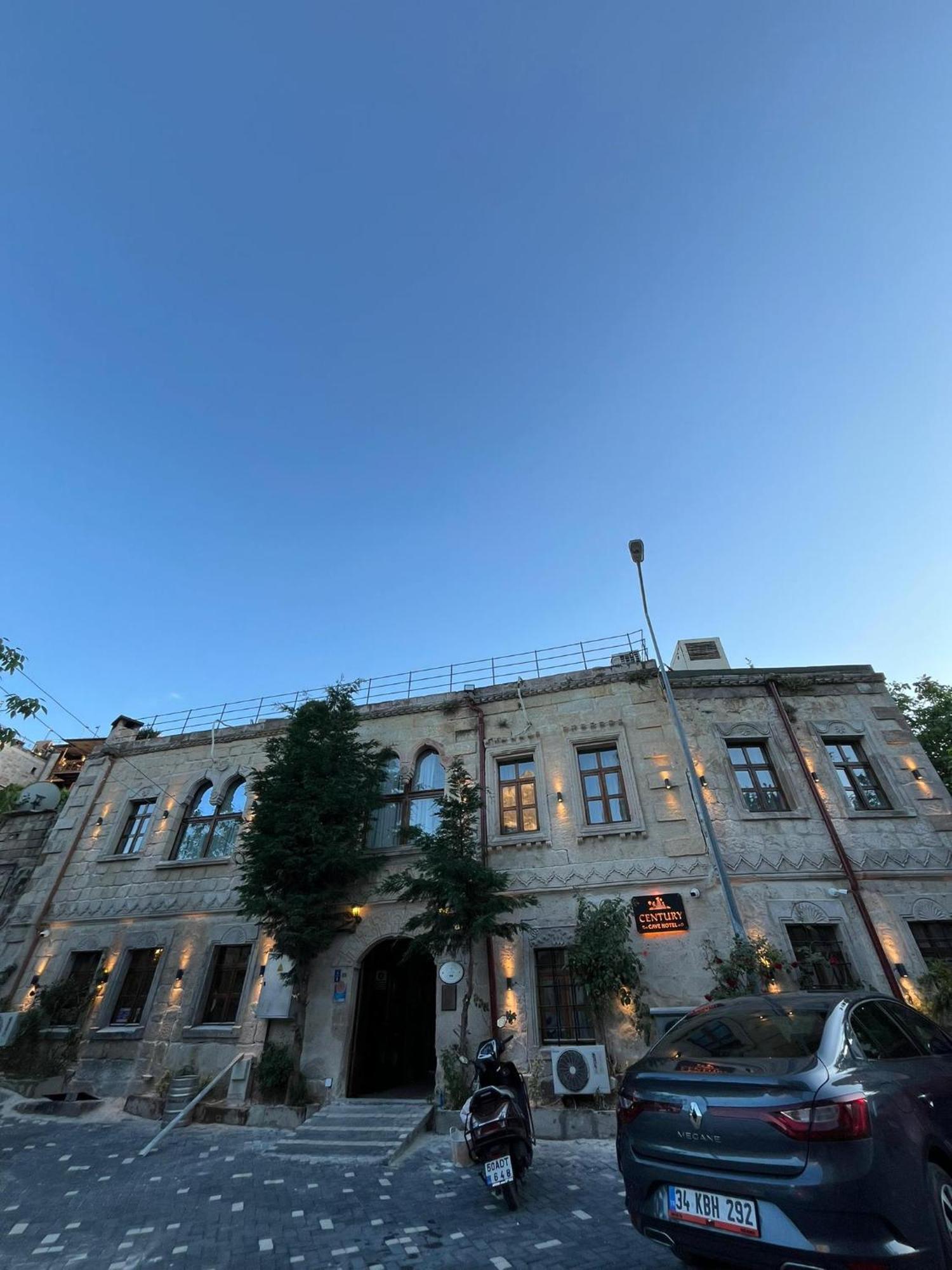 Hotel Century Cave