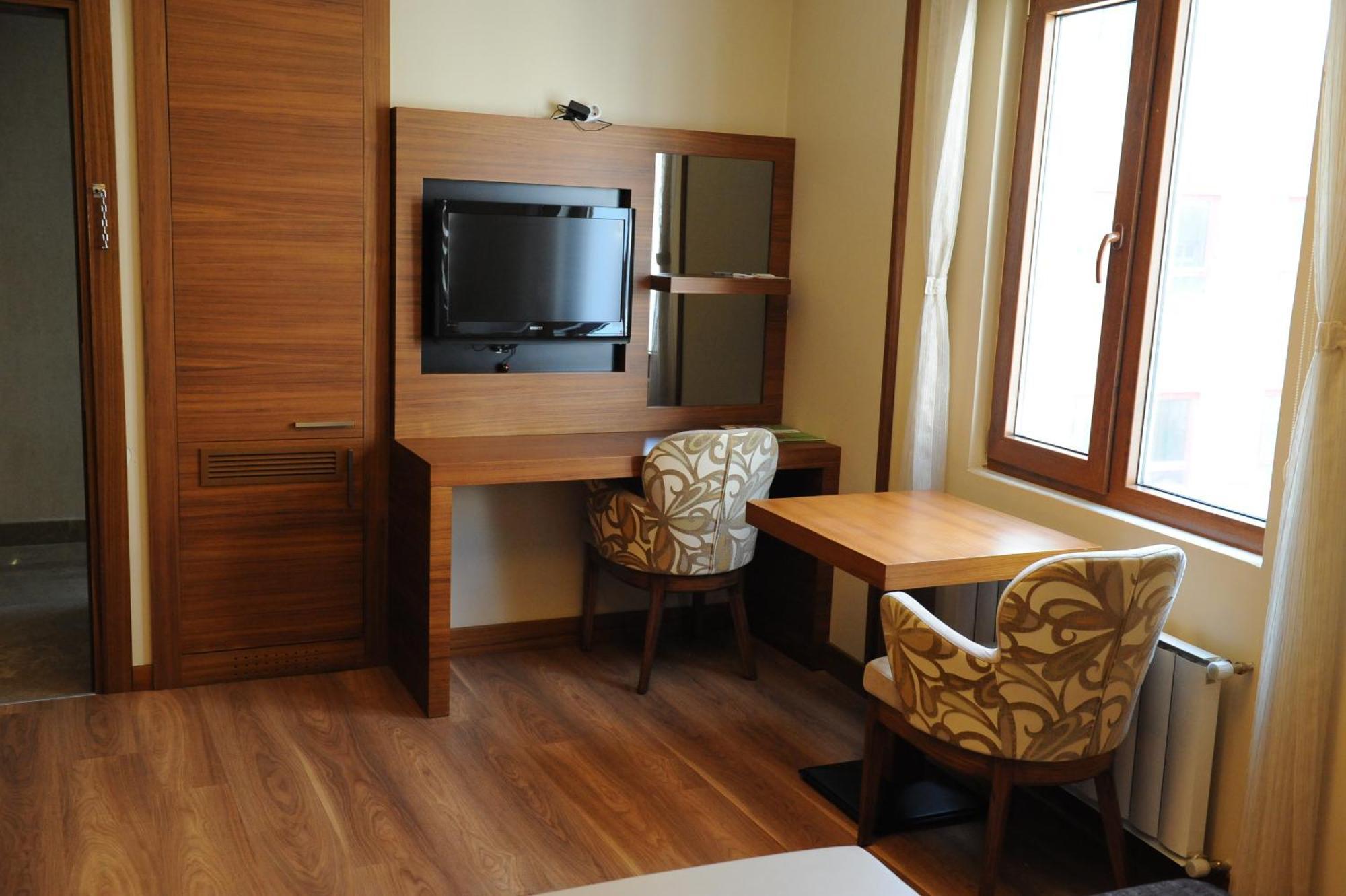 Izmit Saray