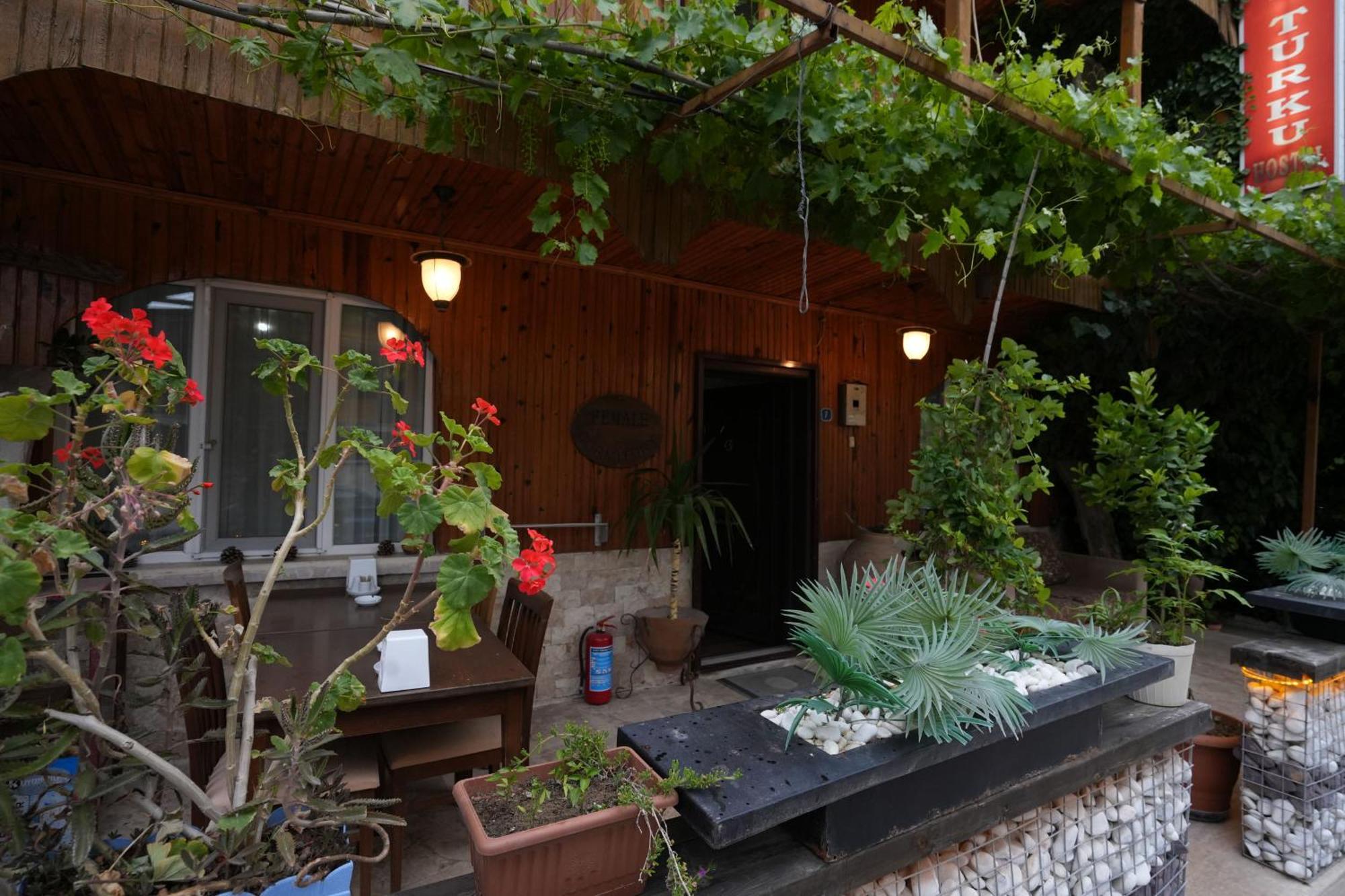 Ozenturku Hotel