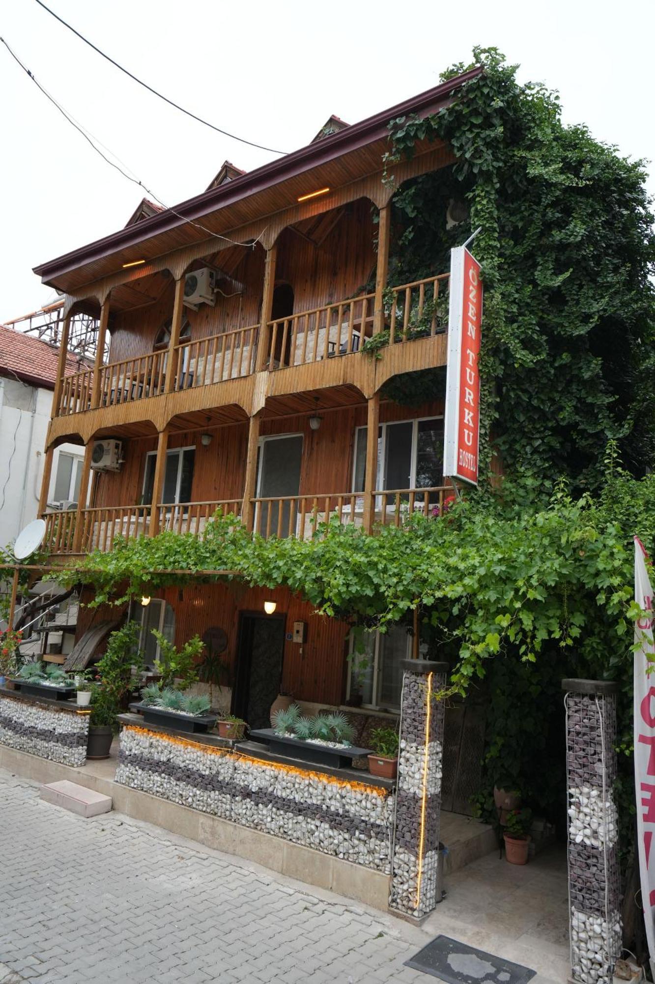 Hotel Ozenturku 3*