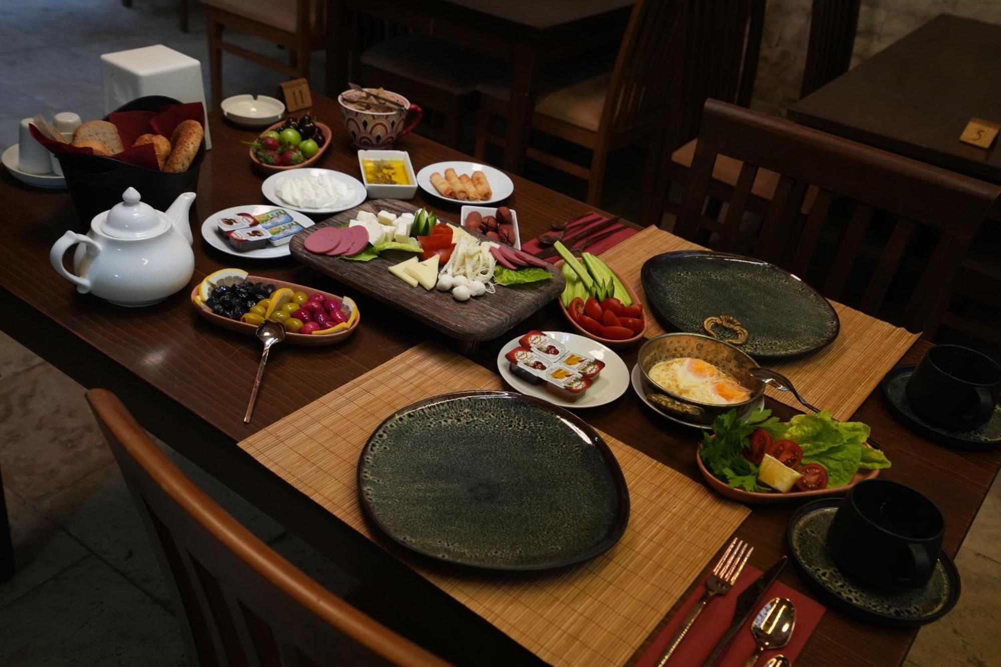 Hotel Ozenturku 3*