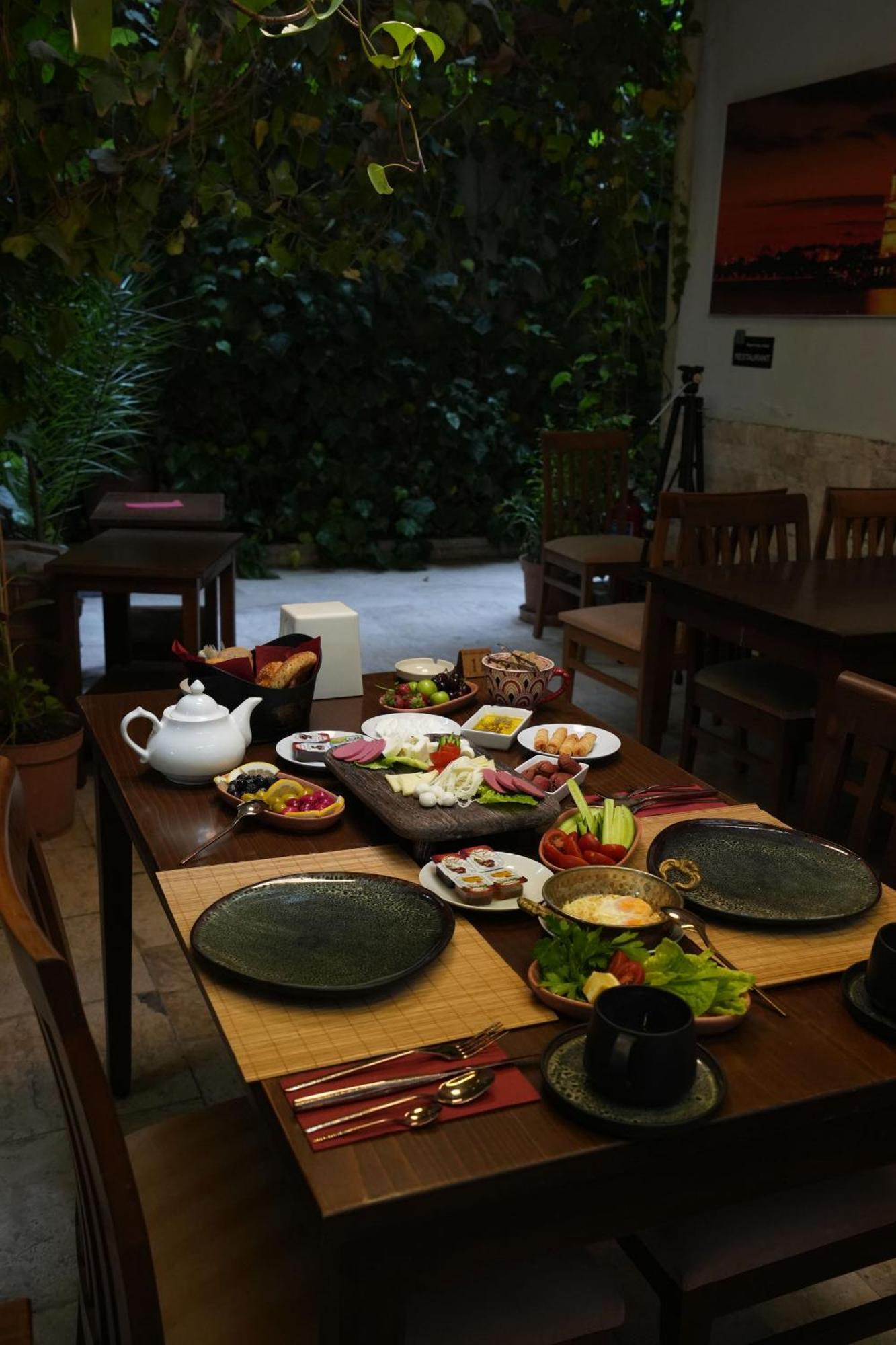 Ozenturku Hotel