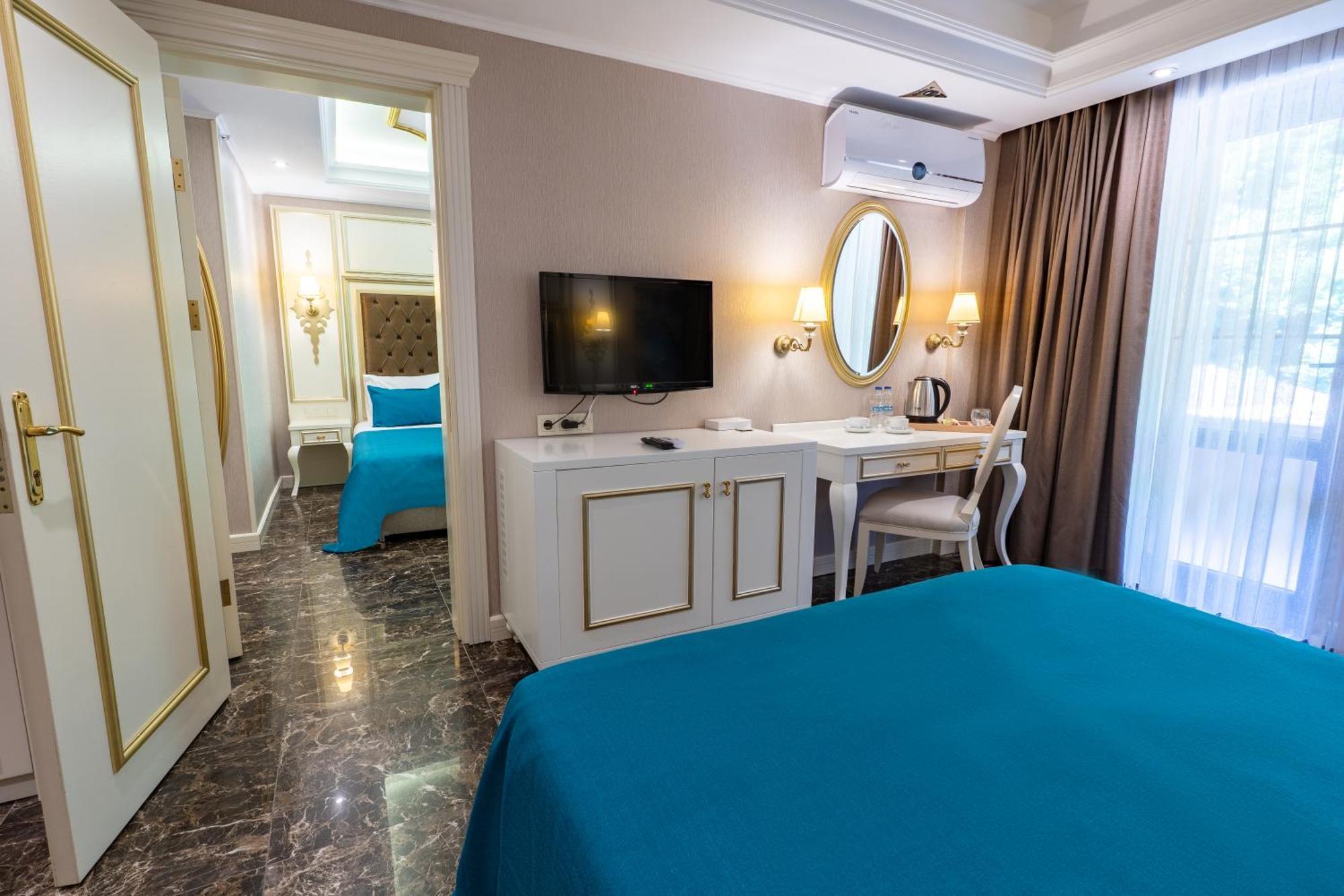 Flora Hotel 4*