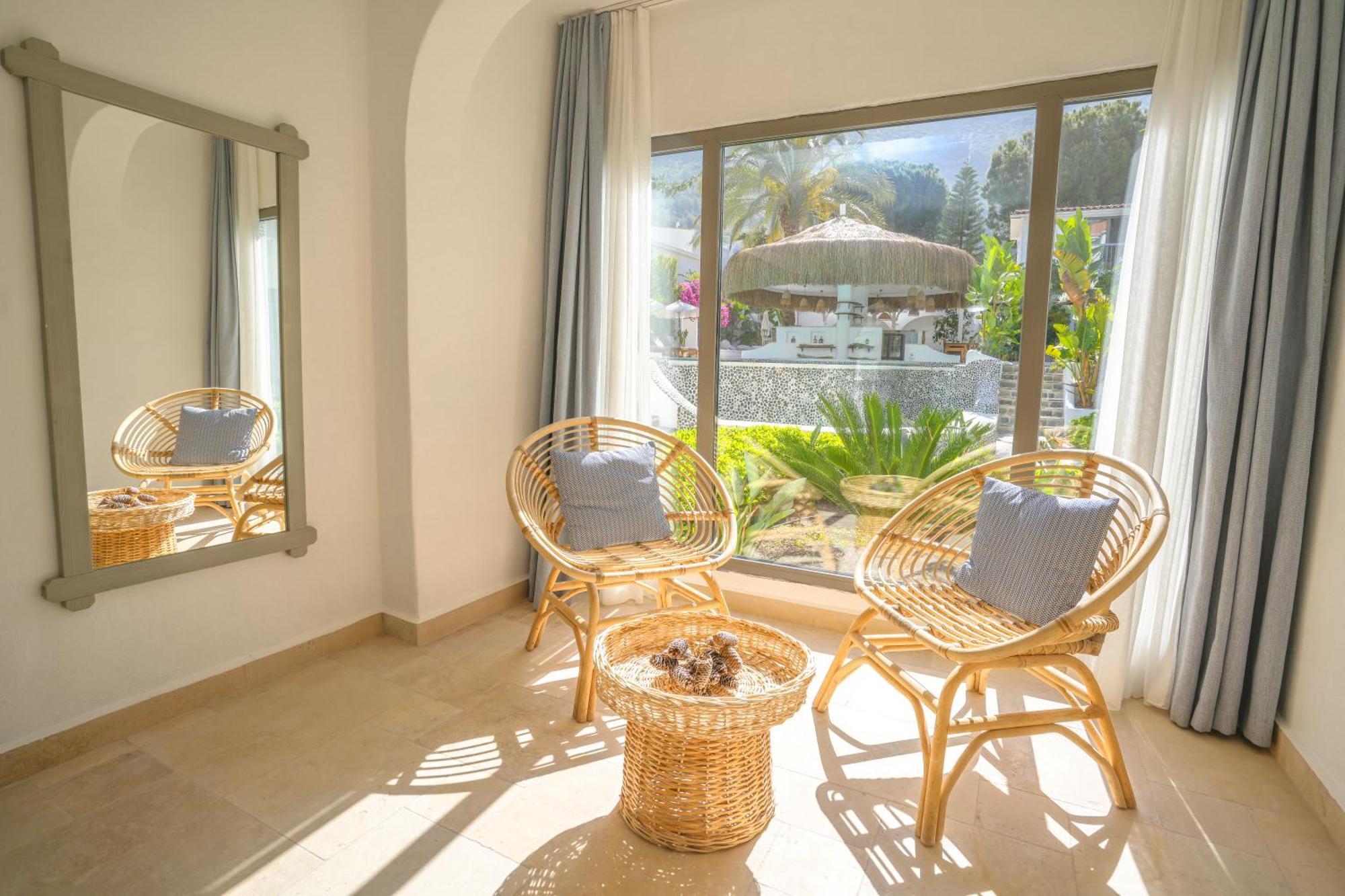Kassandra Boutique Hotel 2*