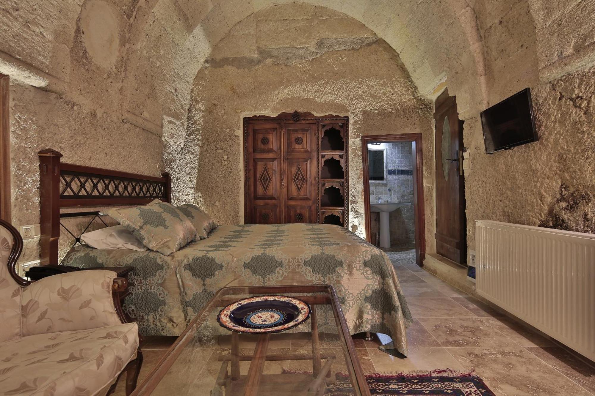 Hotel Shoestring Cave House