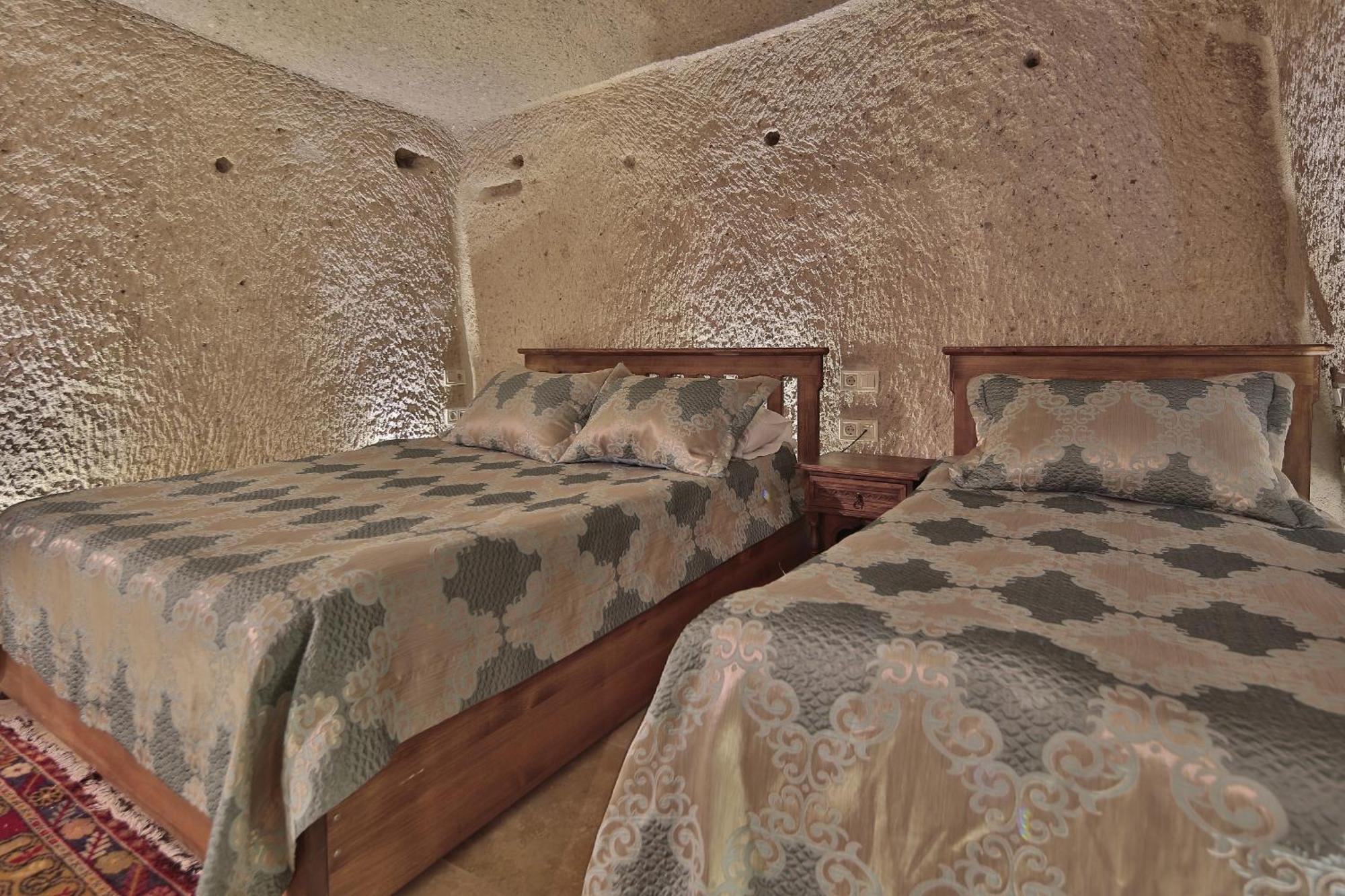 Hotel Shoestring Cave House