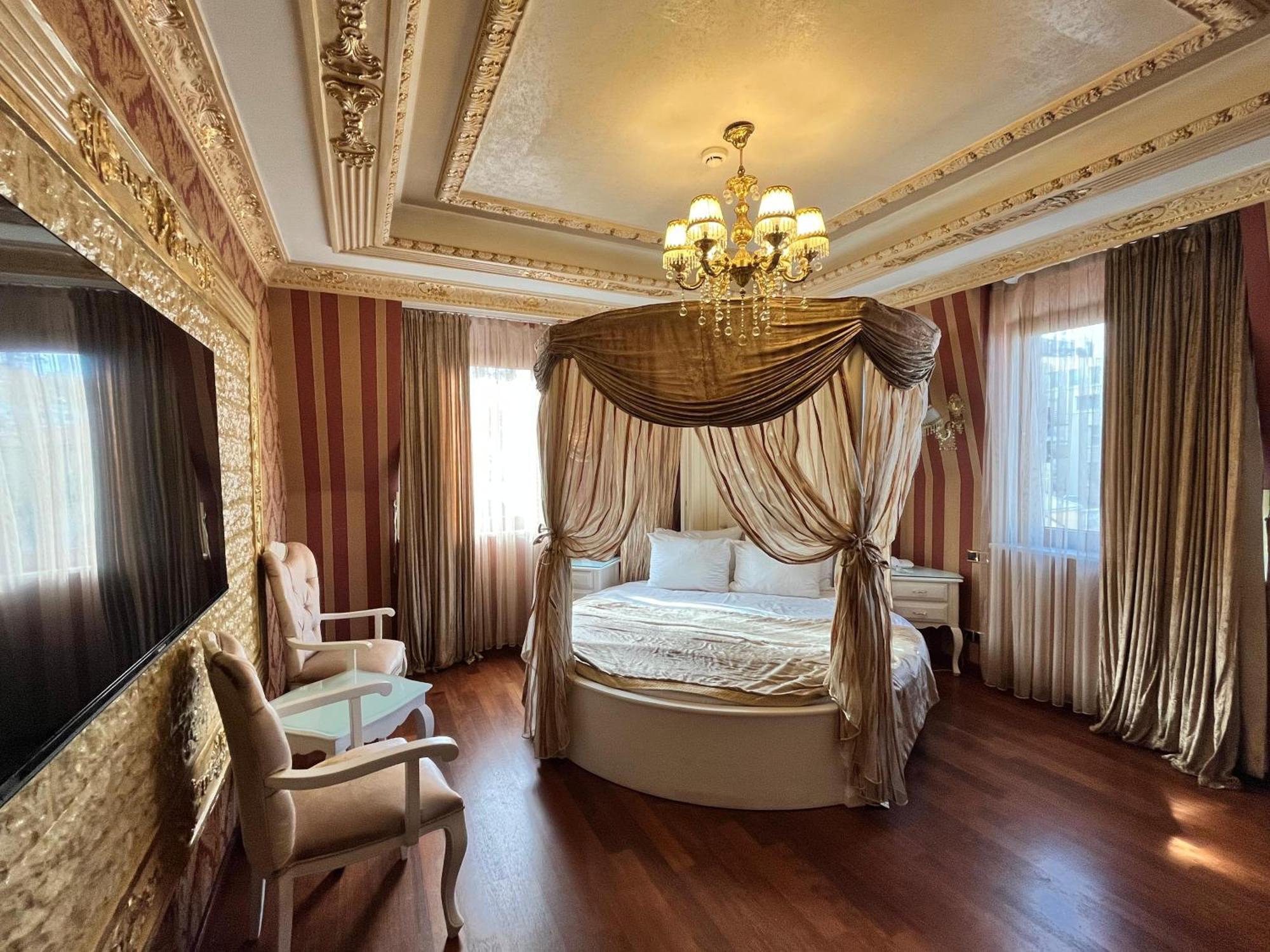 Golden Horn 4*