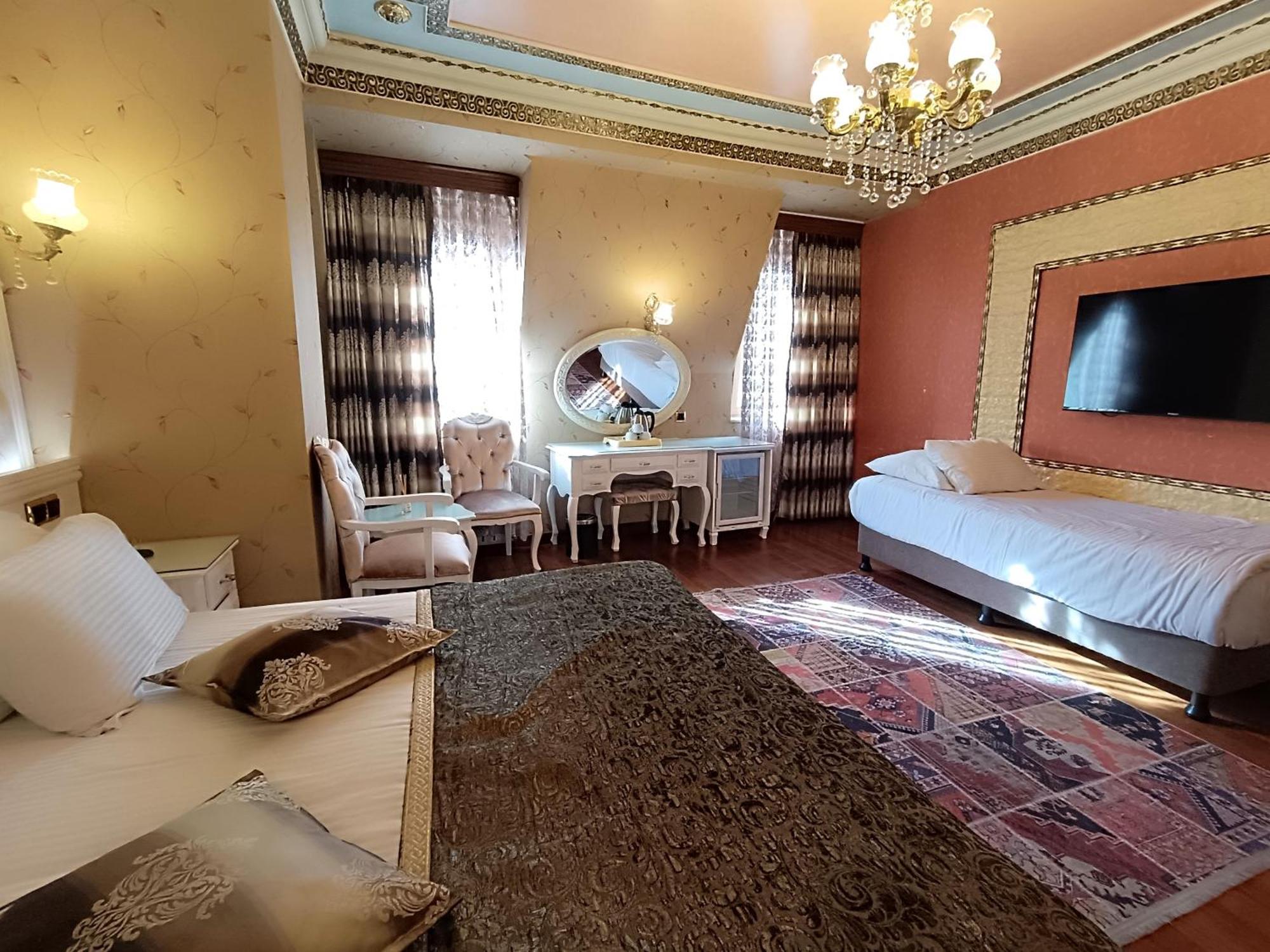 Golden Horn Hotel
