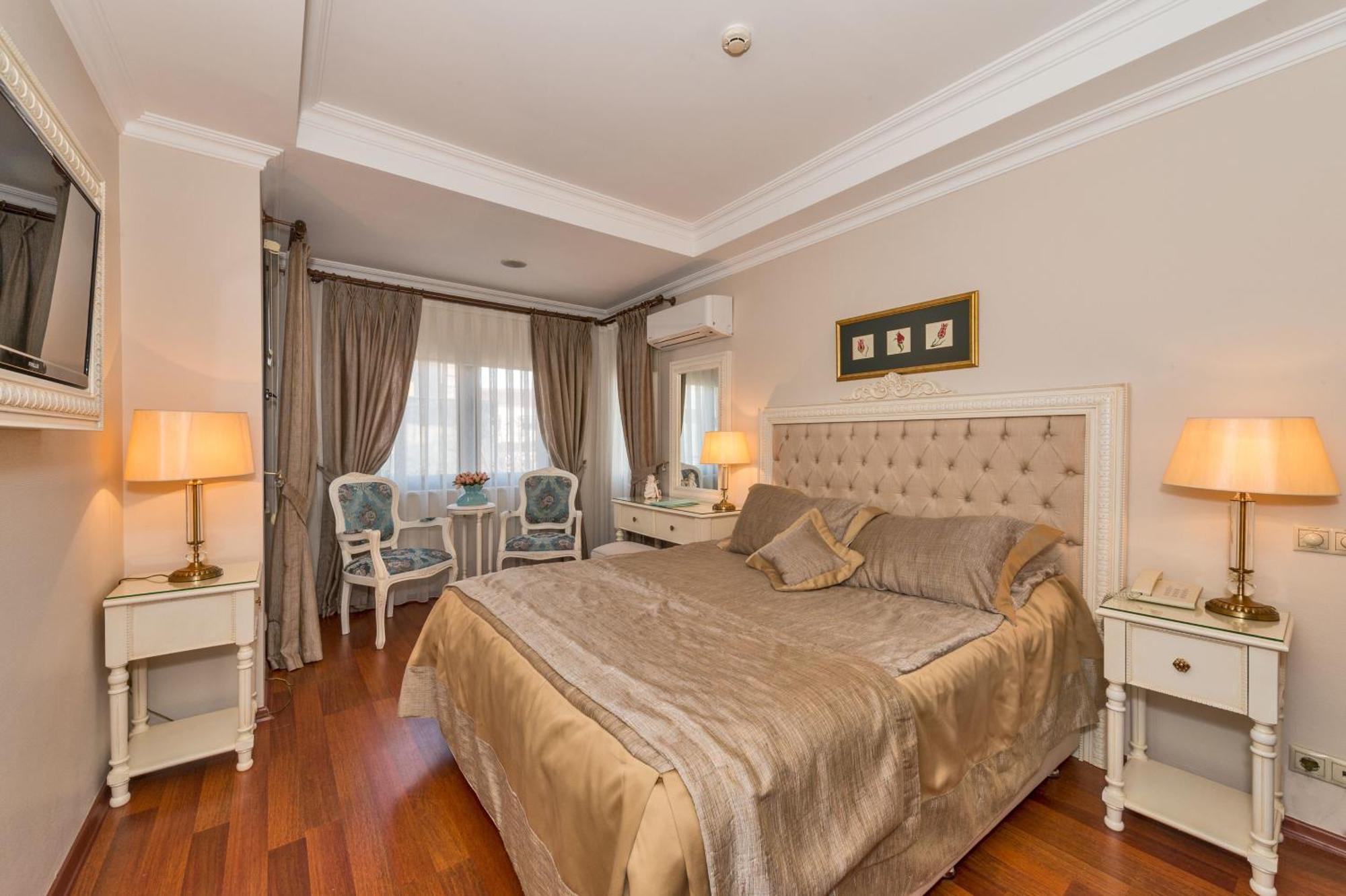 Daphne Hotel