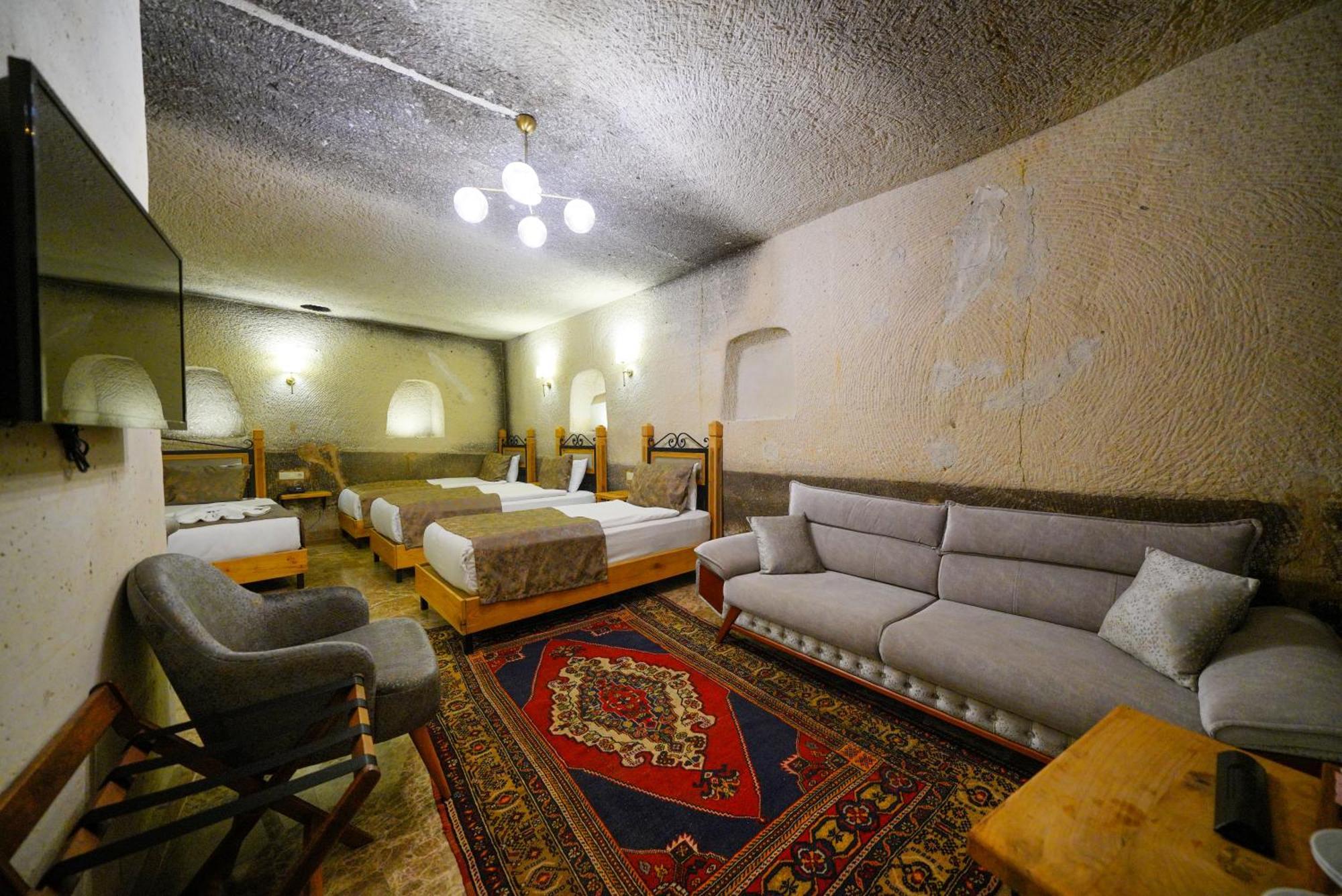 Hotel Cave Saksagan