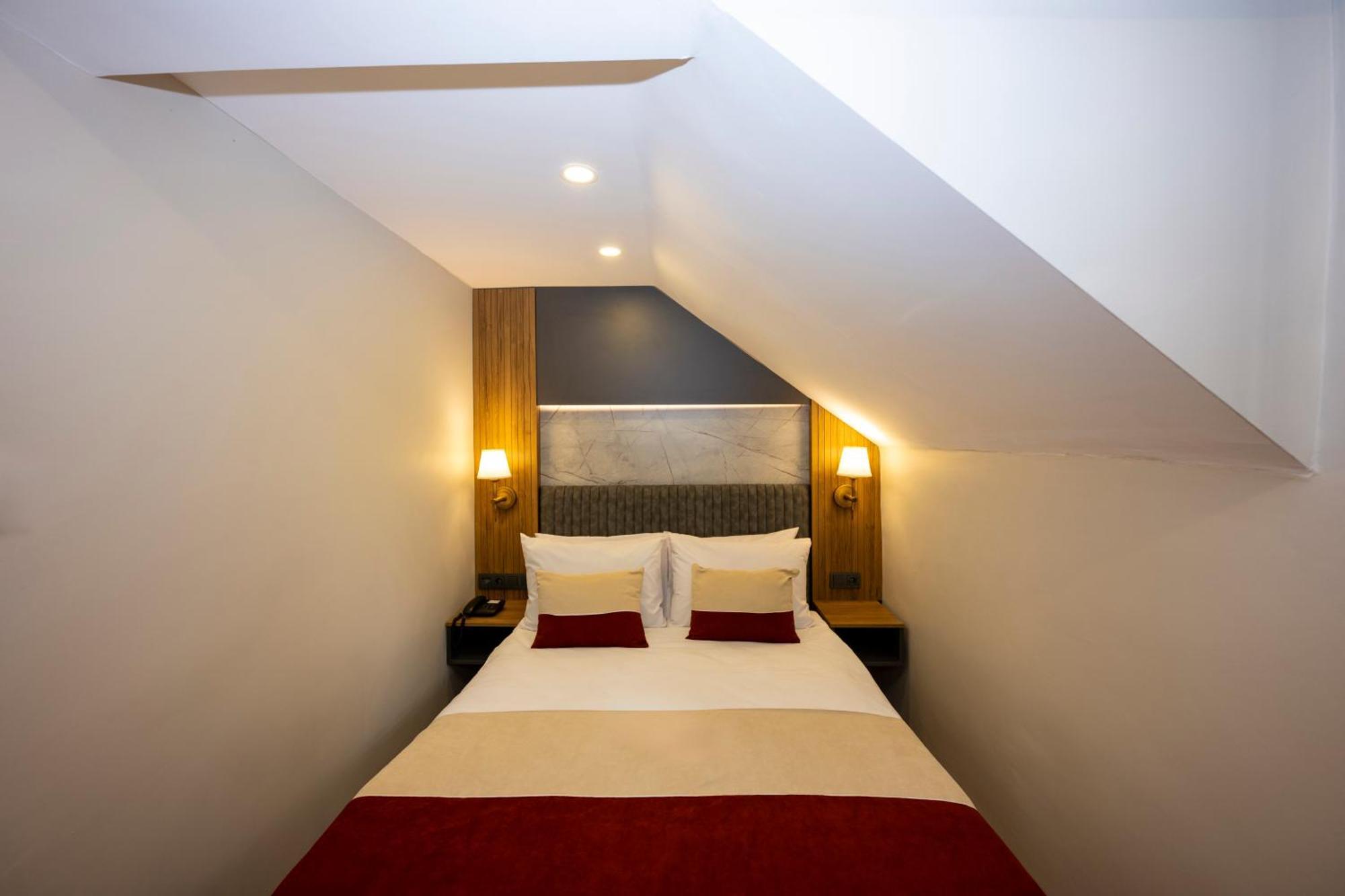 Hotel Harmony & Istanbul