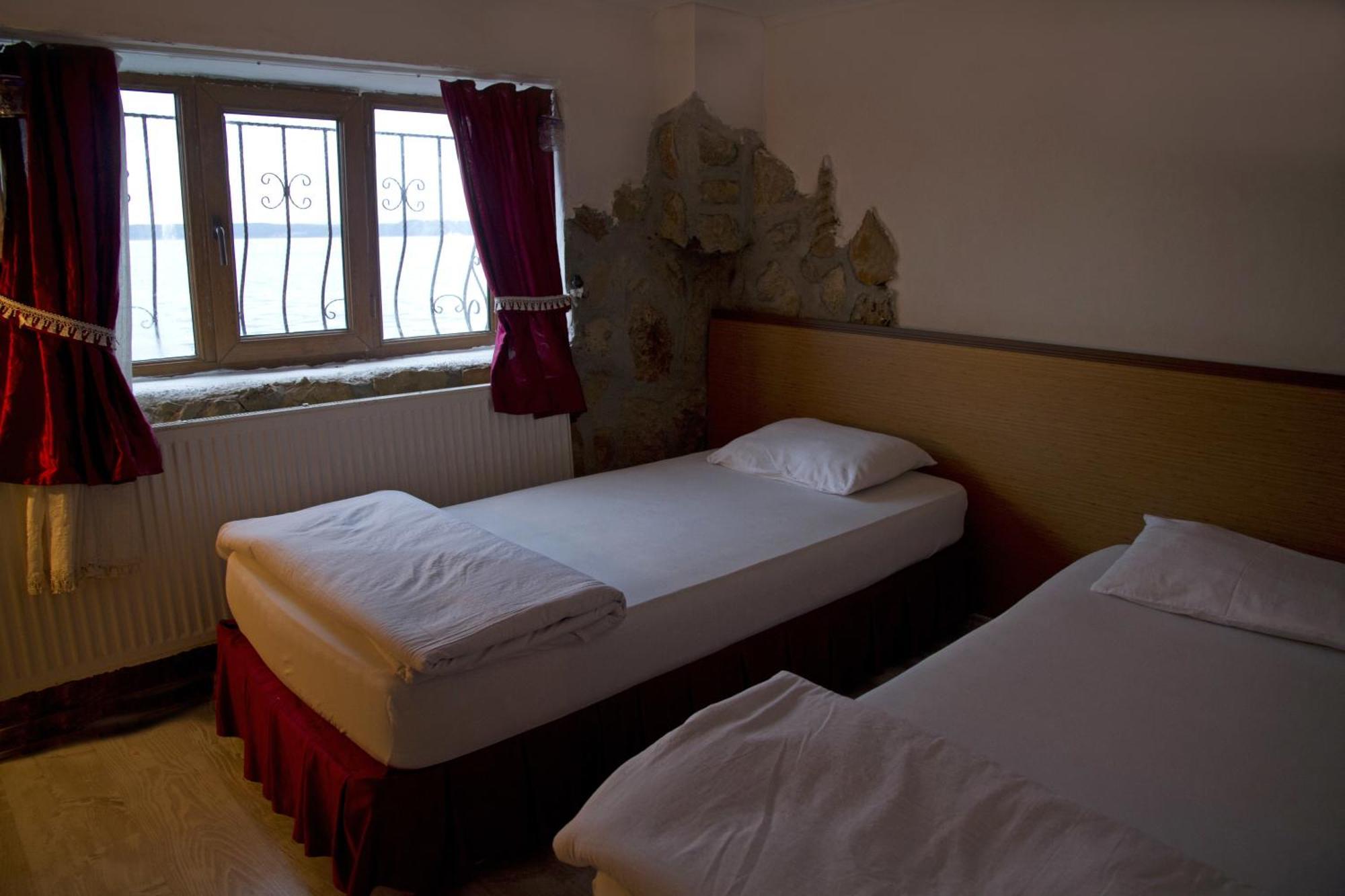 Hotel Aqua Boss 2*