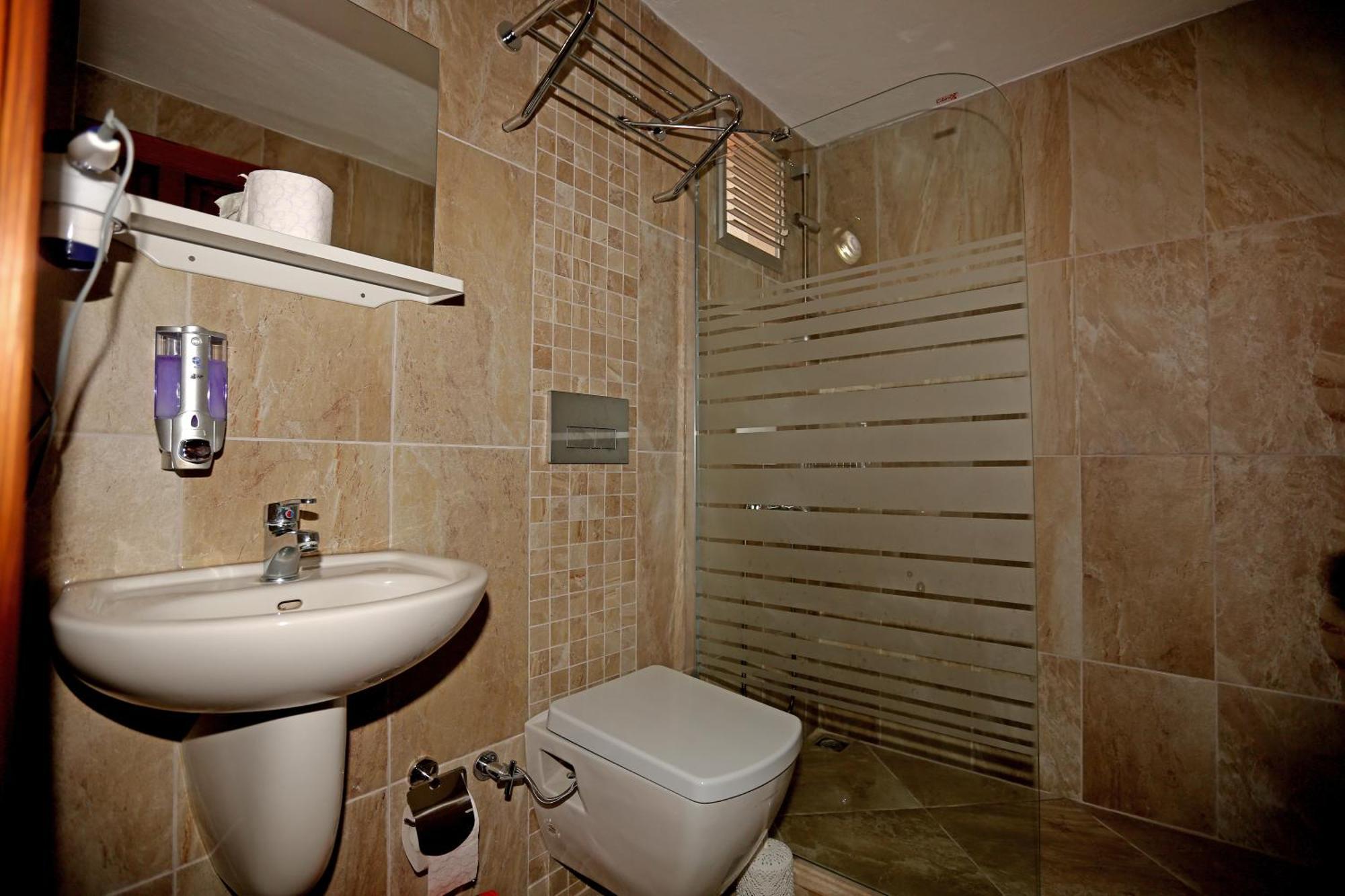 Midas Guest house