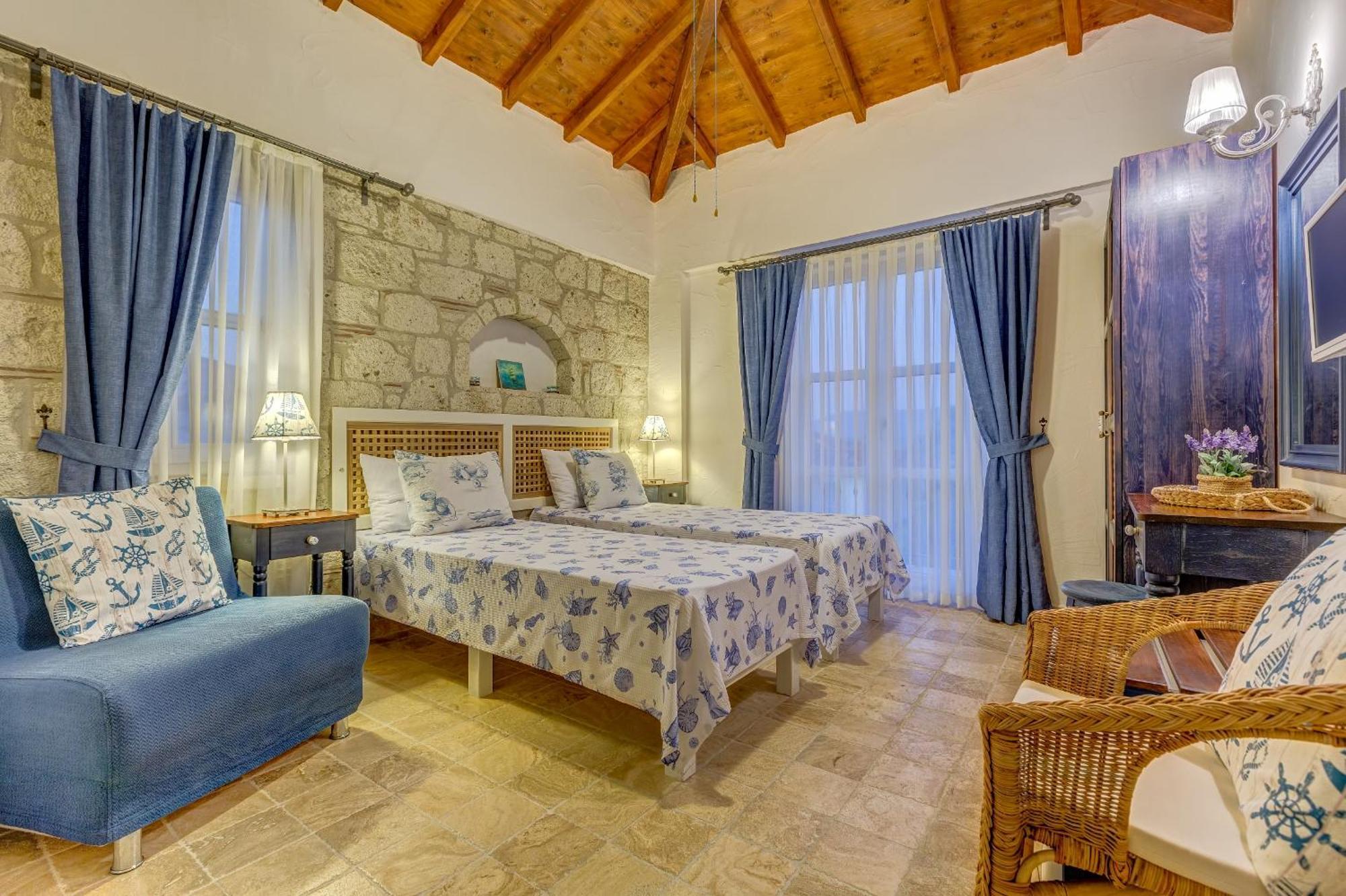 Fora 2* Alacati