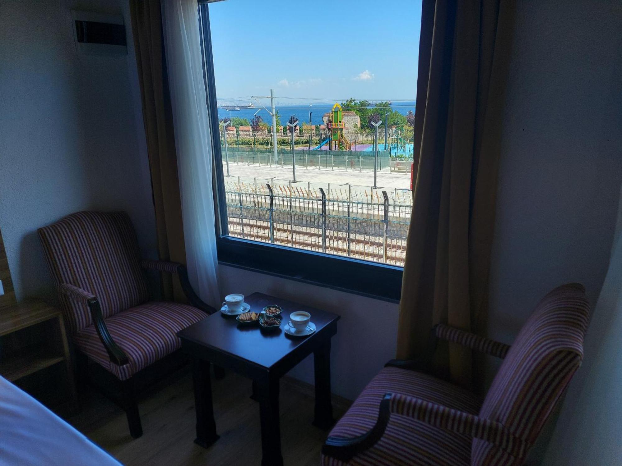 Bed & Breakfast Queen Seagull Boutique *