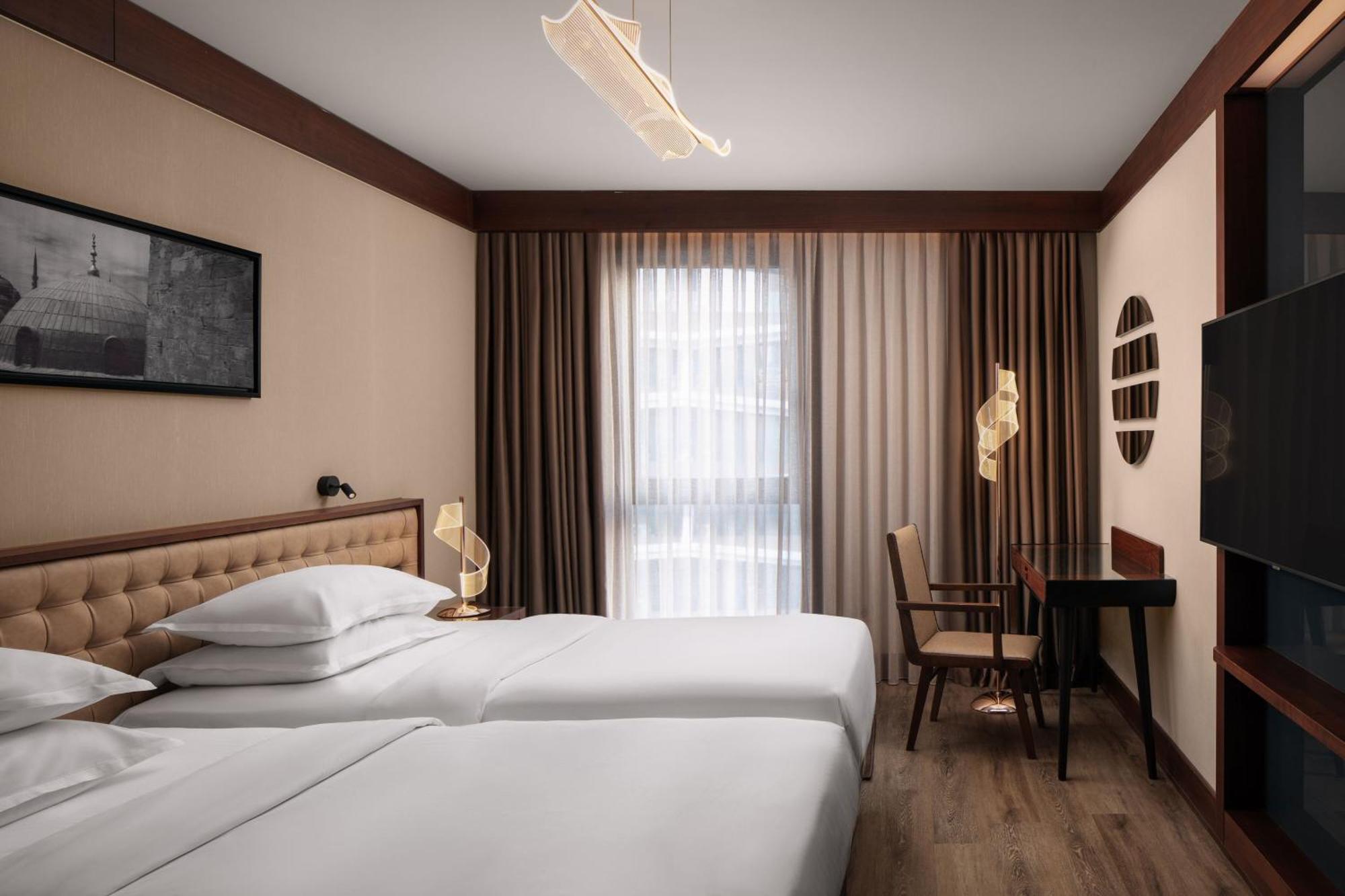 Sheraton Center 5*