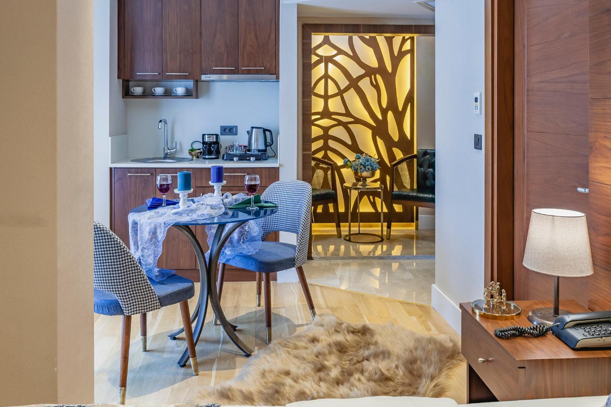 Aparthotel Lord Morgan & Exclusive Design Cihangir 2*