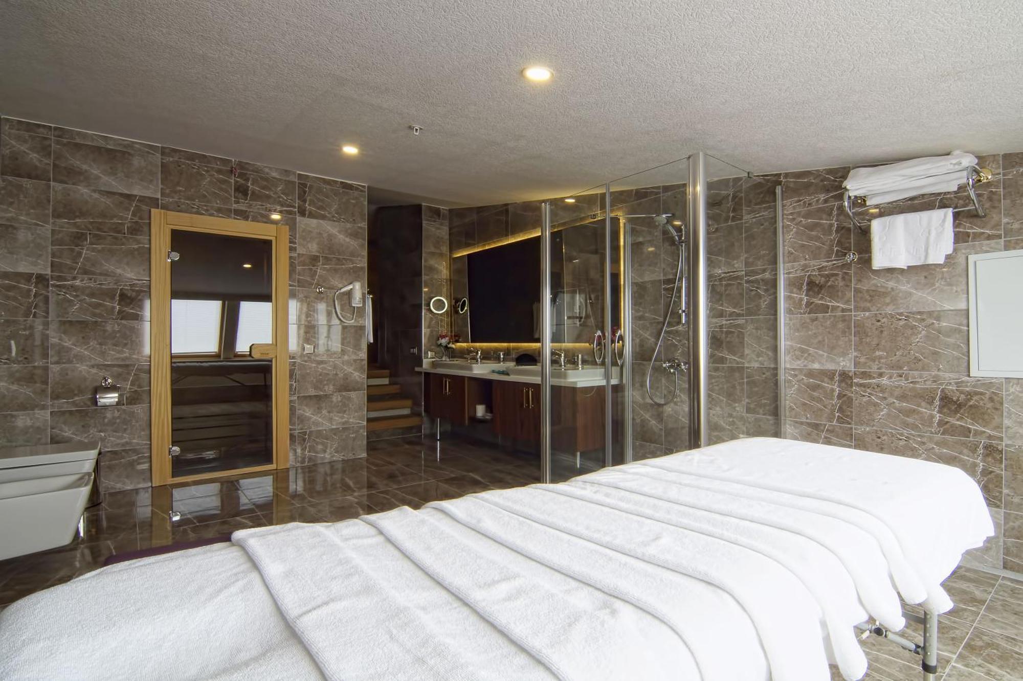 Cam Thermal & Hotel