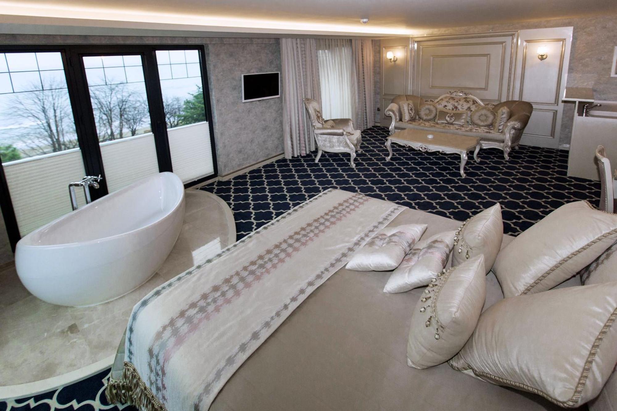 Sinema Hotel