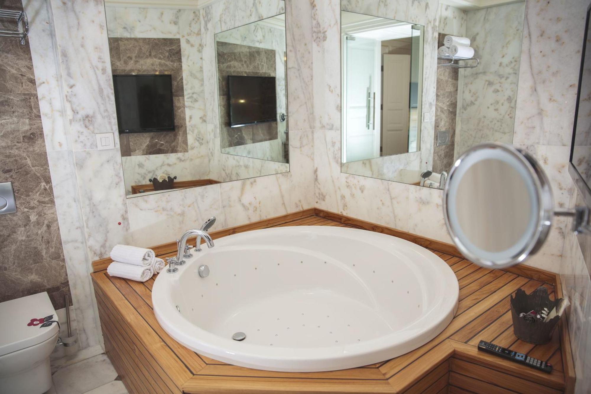 Hotel Corinne Art & Boutique 4*