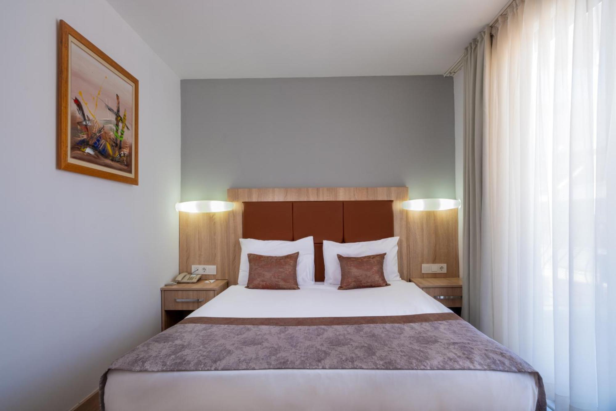 Hotel Fore & 4*