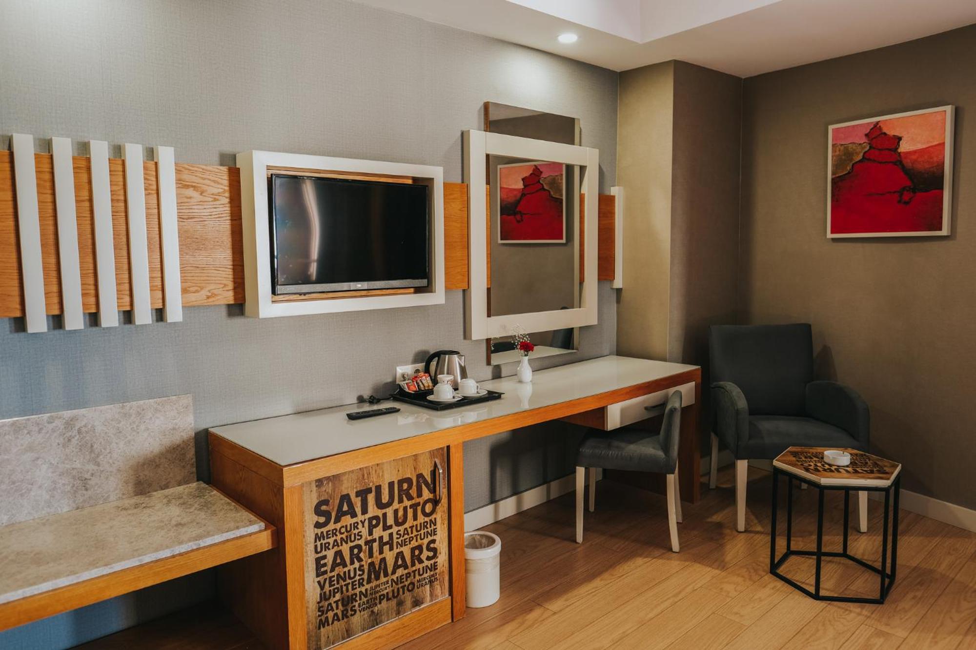 Hotel Saturn Palace 5*