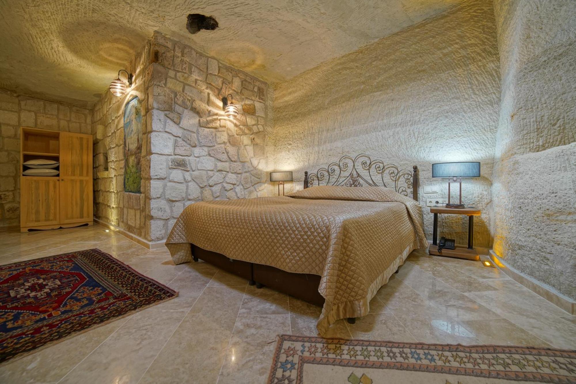 Panoramic Cave 2*
