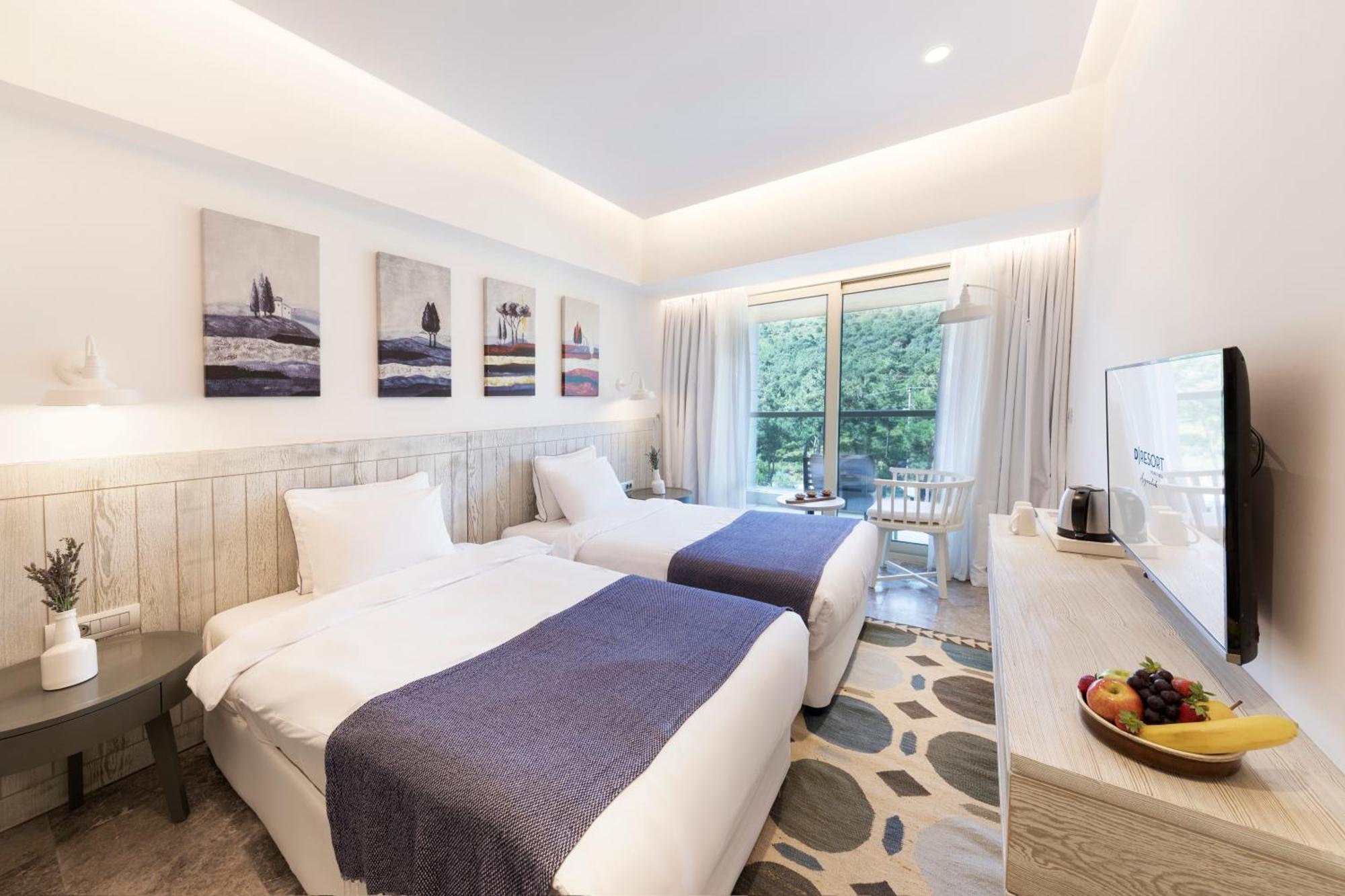 D - Hotel