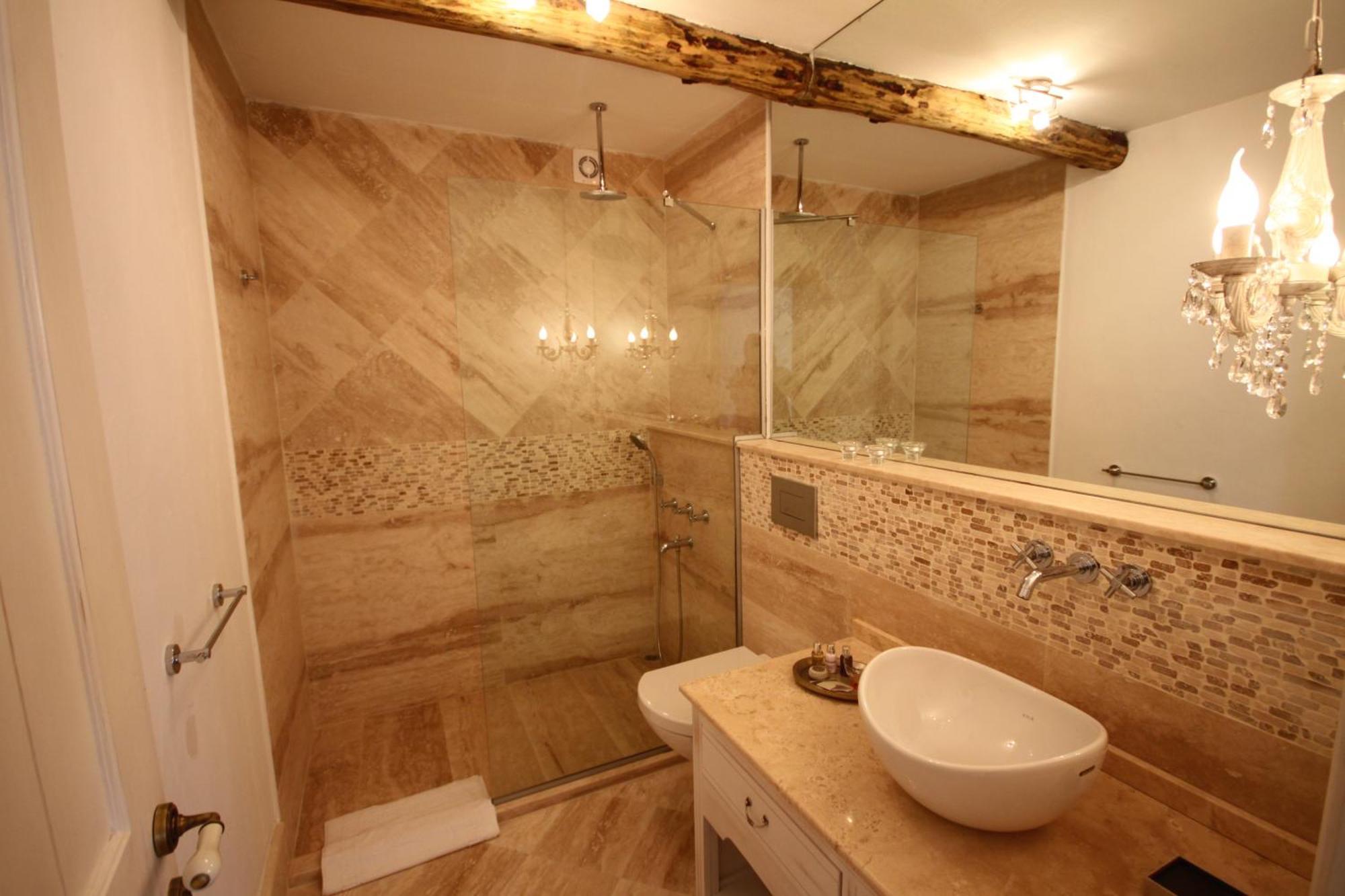 Luce Design - Special Category Hotel 4*