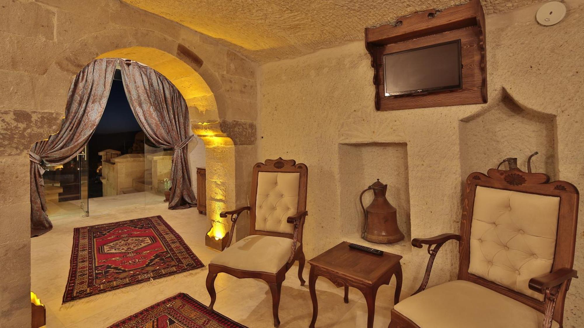 Hotel Phocas Cave 2*