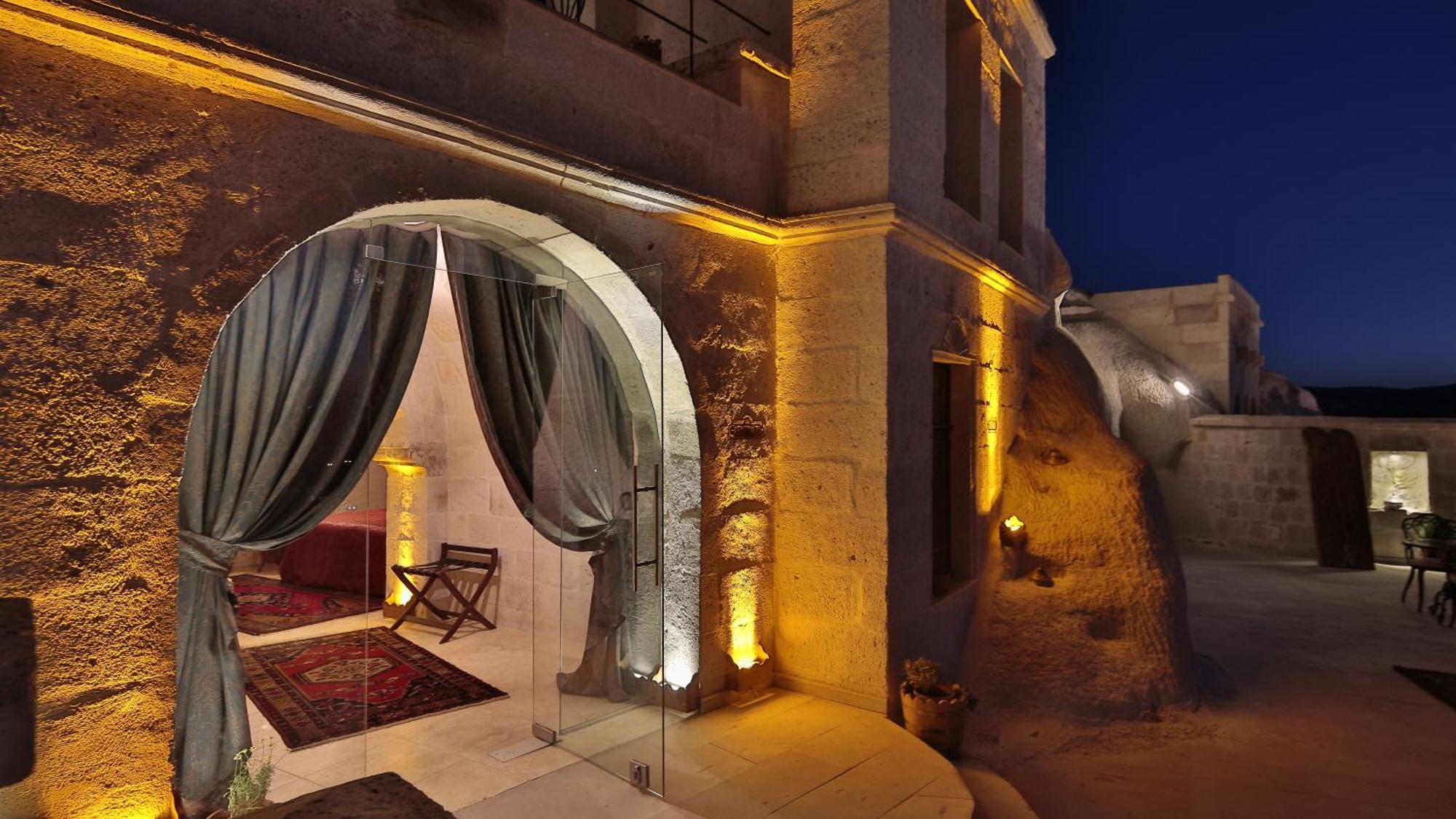 Phocas Cave Hotel