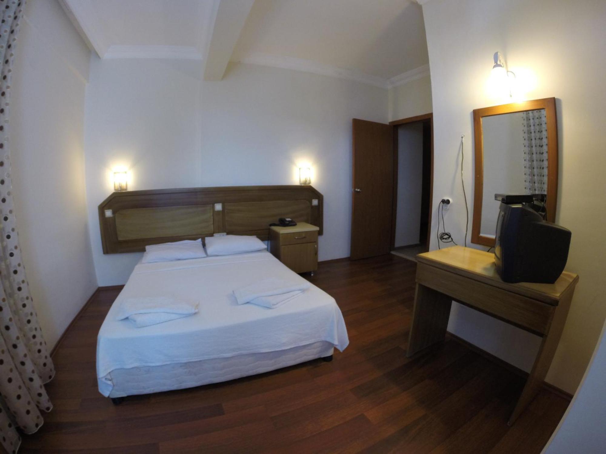 Berlin Hotel 2*