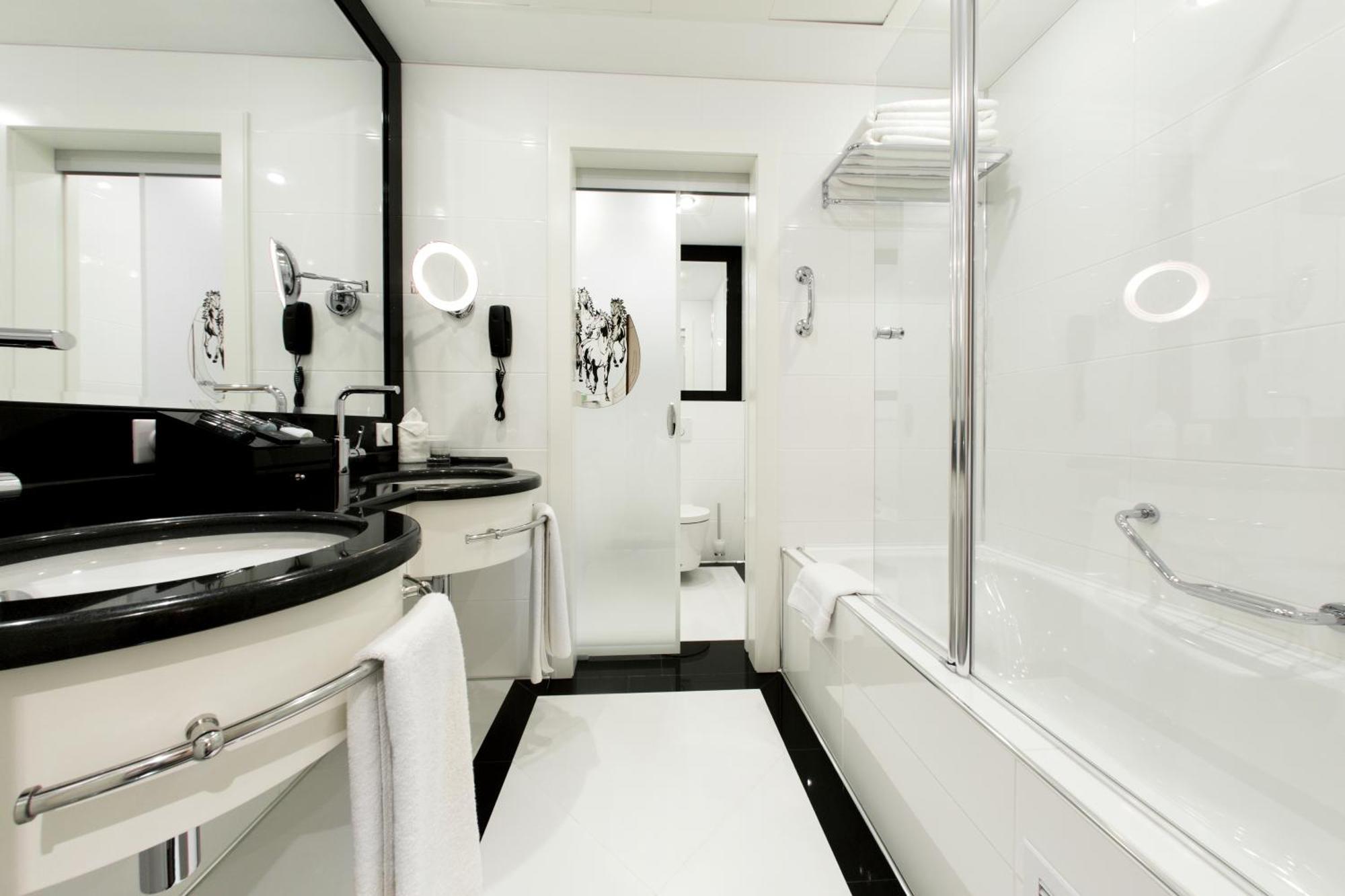 Atli Hotel 4*