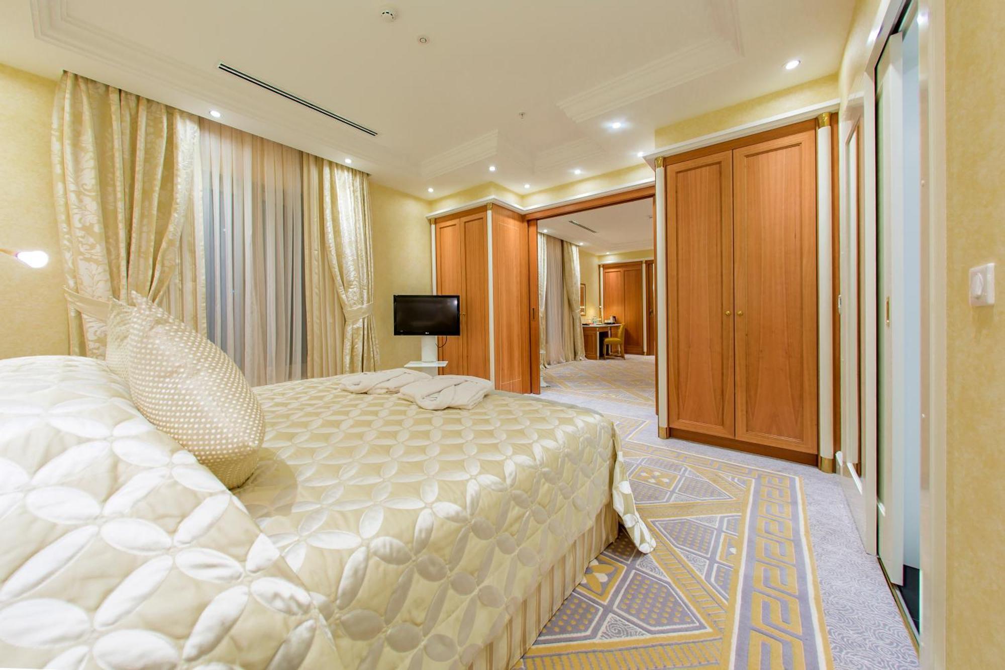 Atli Hotel 4*