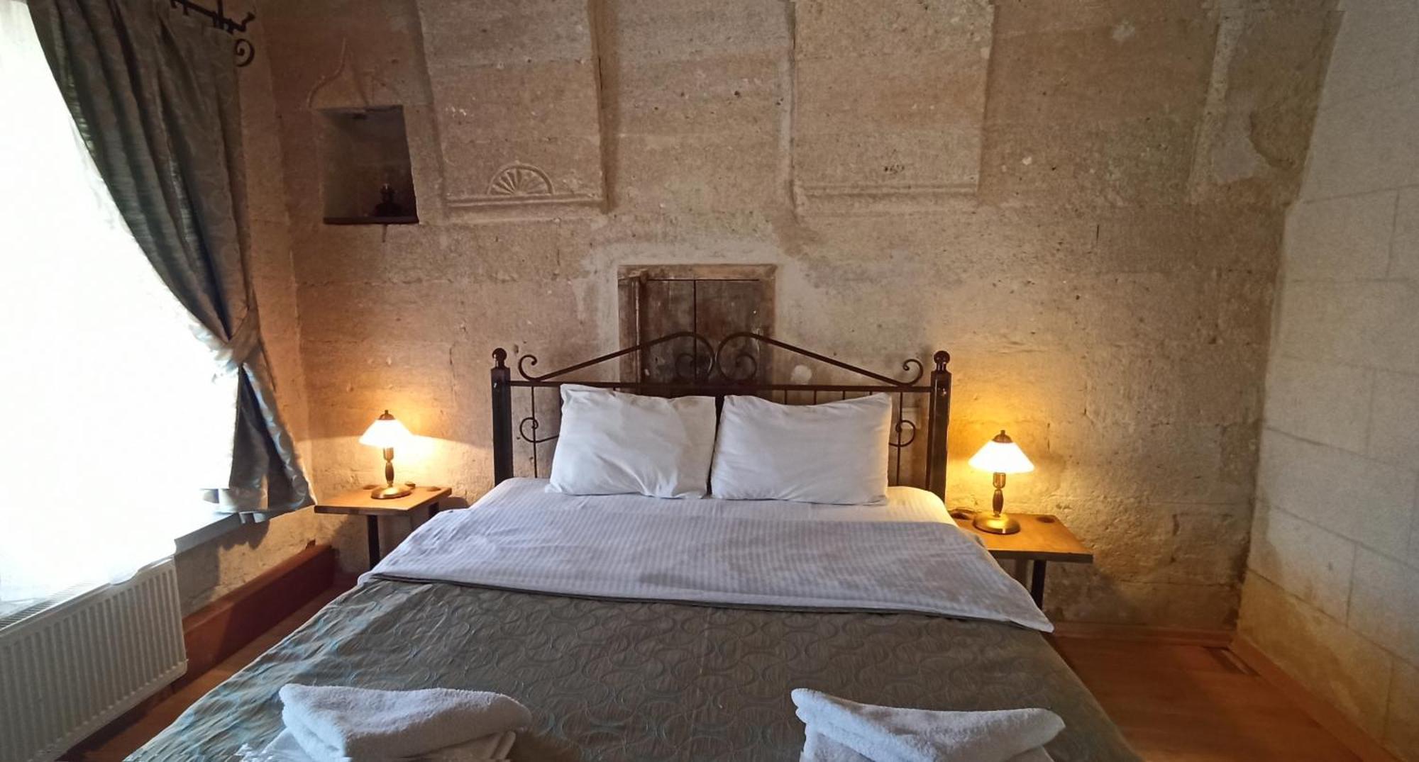 Nomads Cave & Rooftop Goreme