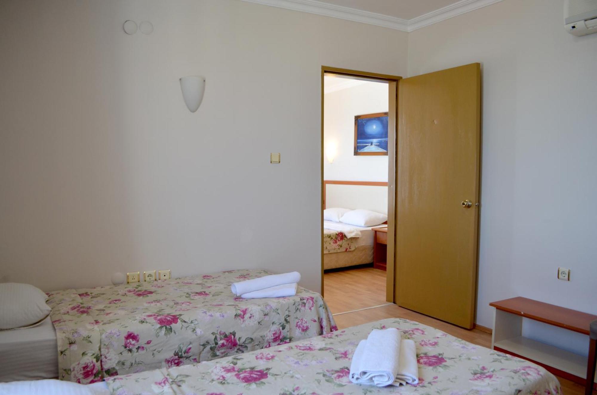 Grand Milano Hotel 3*